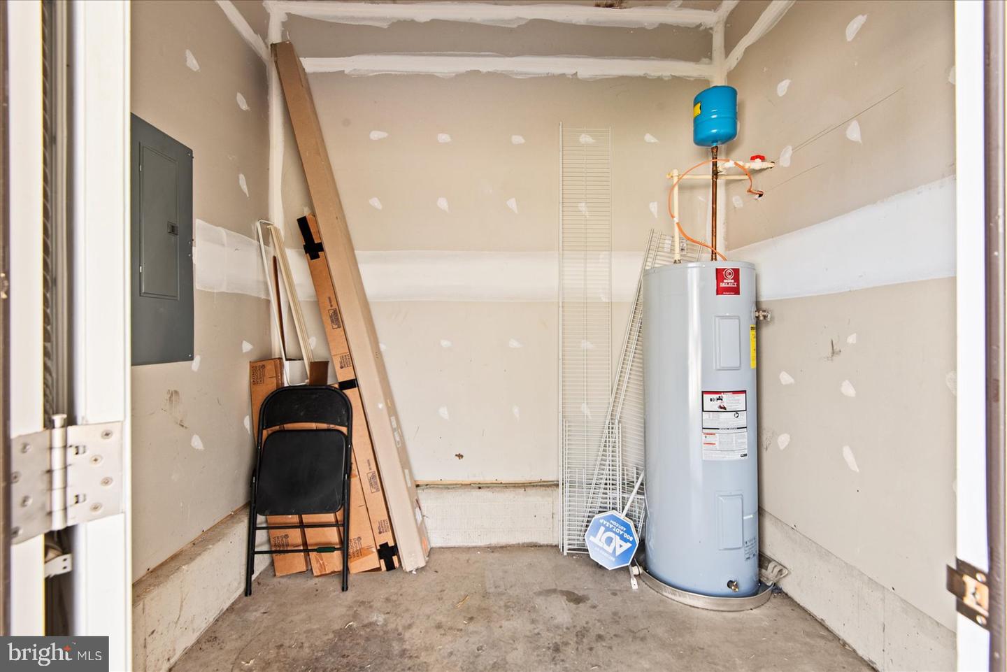 310 3RD ST, COLONIAL BEACH, Virginia 22443, 3 Bedrooms Bedrooms, ,2 BathroomsBathrooms,Residential,For sale,310 3RD ST,VAWE2009814 MLS # VAWE2009814