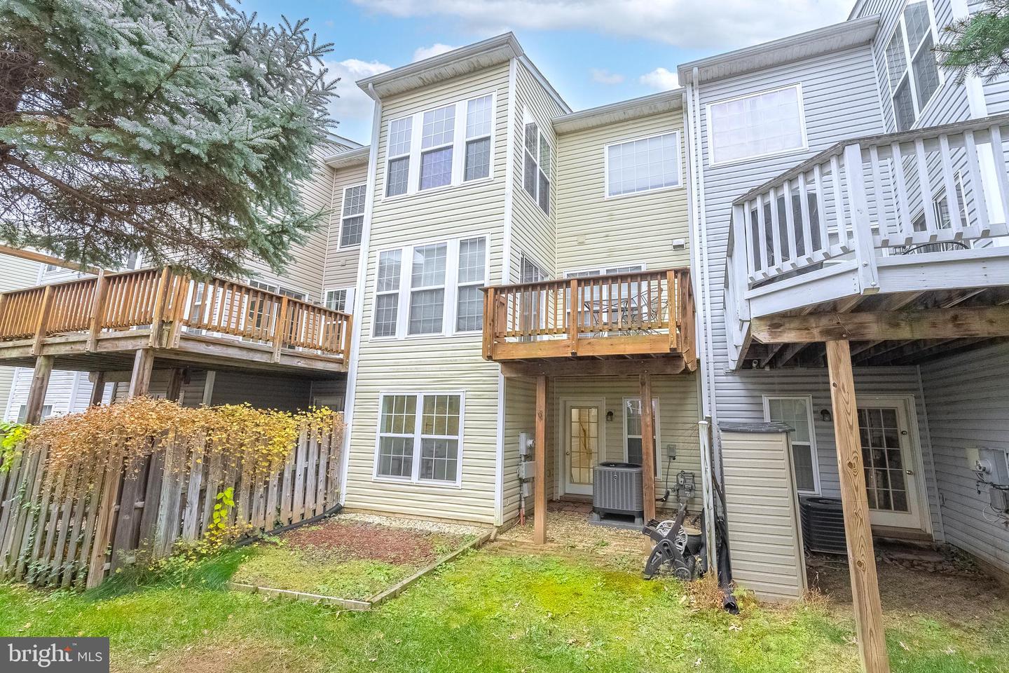 5280 JULE STAR DR, CENTREVILLE, Virginia 20120, 4 Bedrooms Bedrooms, ,3 BathroomsBathrooms,Residential,For sale,5280 JULE STAR DR,VAFX2270198 MLS # VAFX2270198