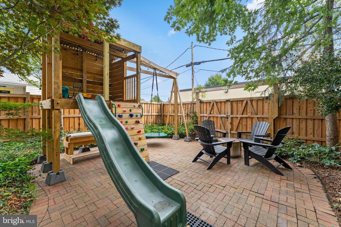 1613 CHARLES ST, FREDERICKSBURG, Virginia 22401, 4 Bedrooms Bedrooms, ,3 BathroomsBathrooms,Residential,For sale,1613 CHARLES ST,VAFB2009054 MLS # VAFB2009054