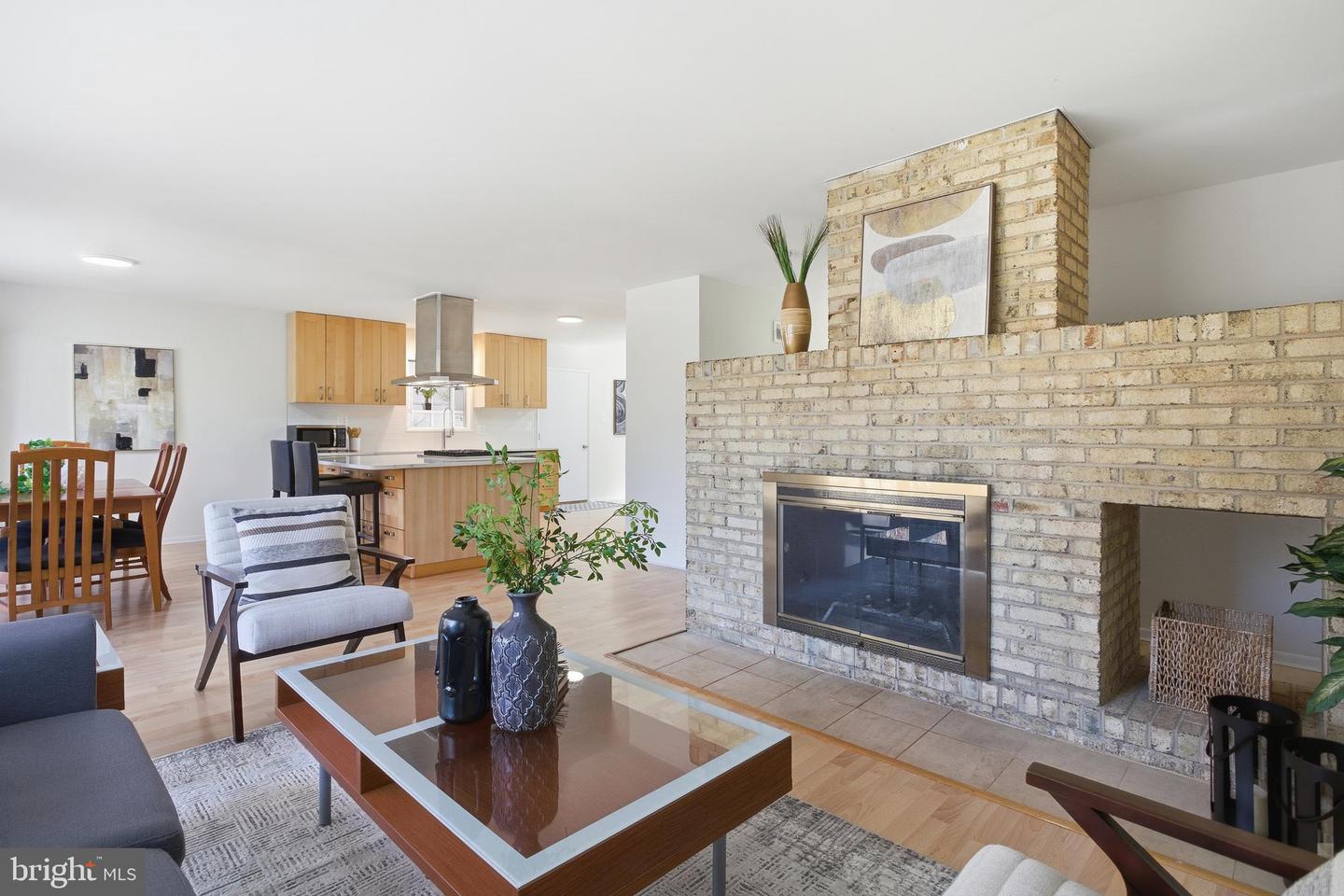 4024 IVA LN, ANNANDALE, Virginia 22003, 4 Bedrooms Bedrooms, ,3 BathroomsBathrooms,Residential,For sale,4024 IVA LN,VAFX2272712 MLS # VAFX2272712