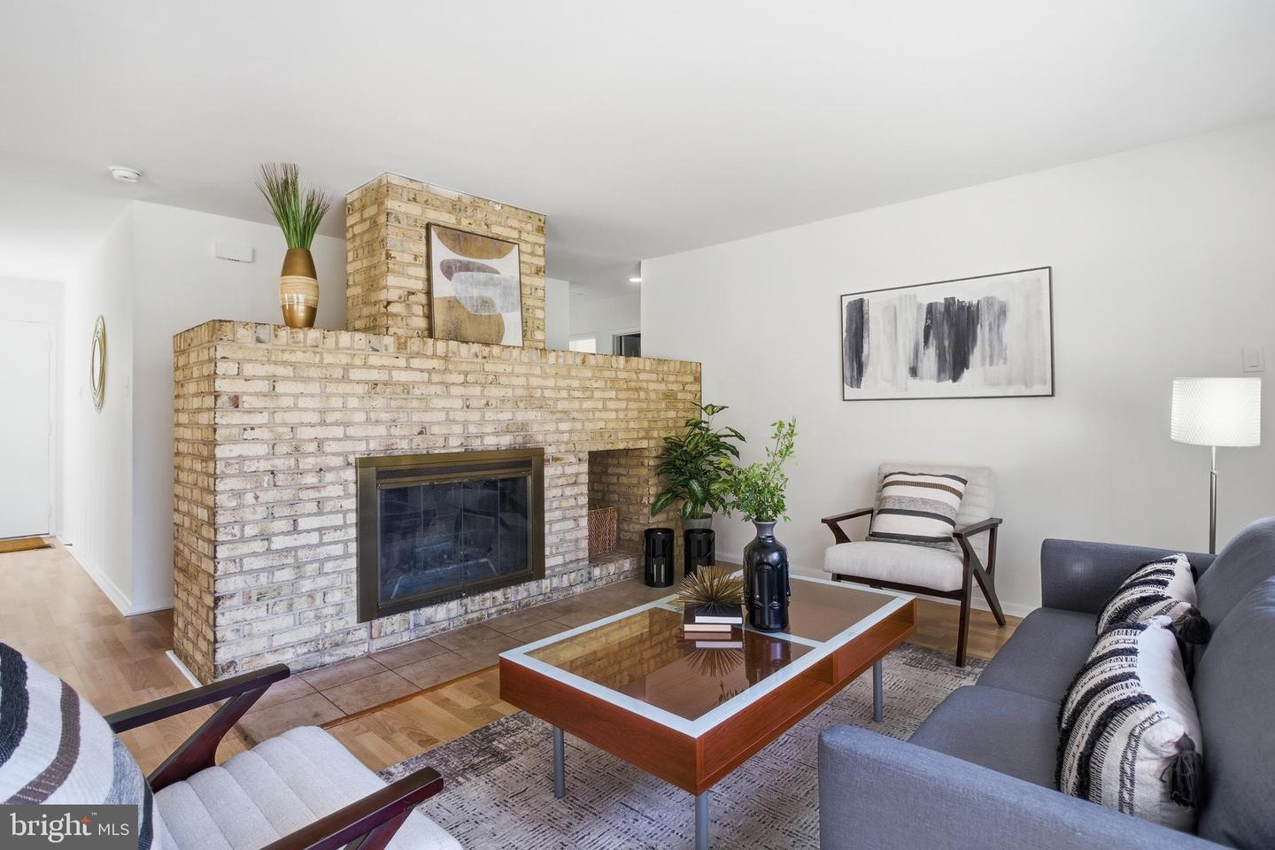 4024 IVA LN, ANNANDALE, Virginia 22003, 4 Bedrooms Bedrooms, ,3 BathroomsBathrooms,Residential,For sale,4024 IVA LN,VAFX2272712 MLS # VAFX2272712