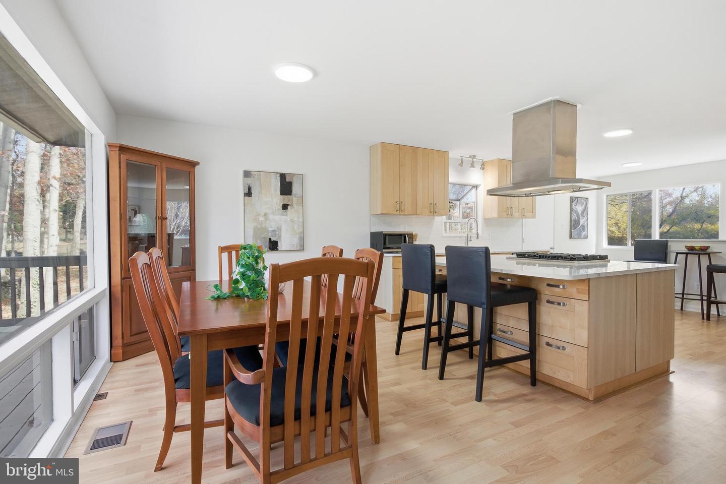 4024 IVA LN, ANNANDALE, Virginia 22003, 4 Bedrooms Bedrooms, ,3 BathroomsBathrooms,Residential,For sale,4024 IVA LN,VAFX2272712 MLS # VAFX2272712