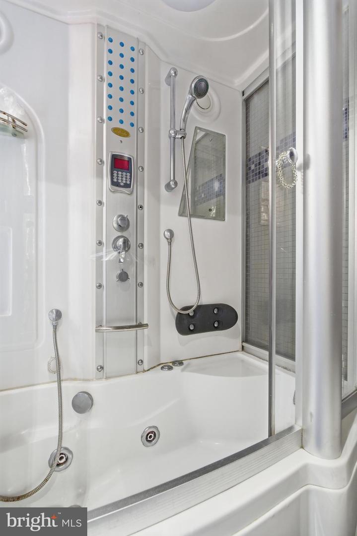 4024 IVA LN, ANNANDALE, Virginia 22003, 4 Bedrooms Bedrooms, ,3 BathroomsBathrooms,Residential,For sale,4024 IVA LN,VAFX2272712 MLS # VAFX2272712