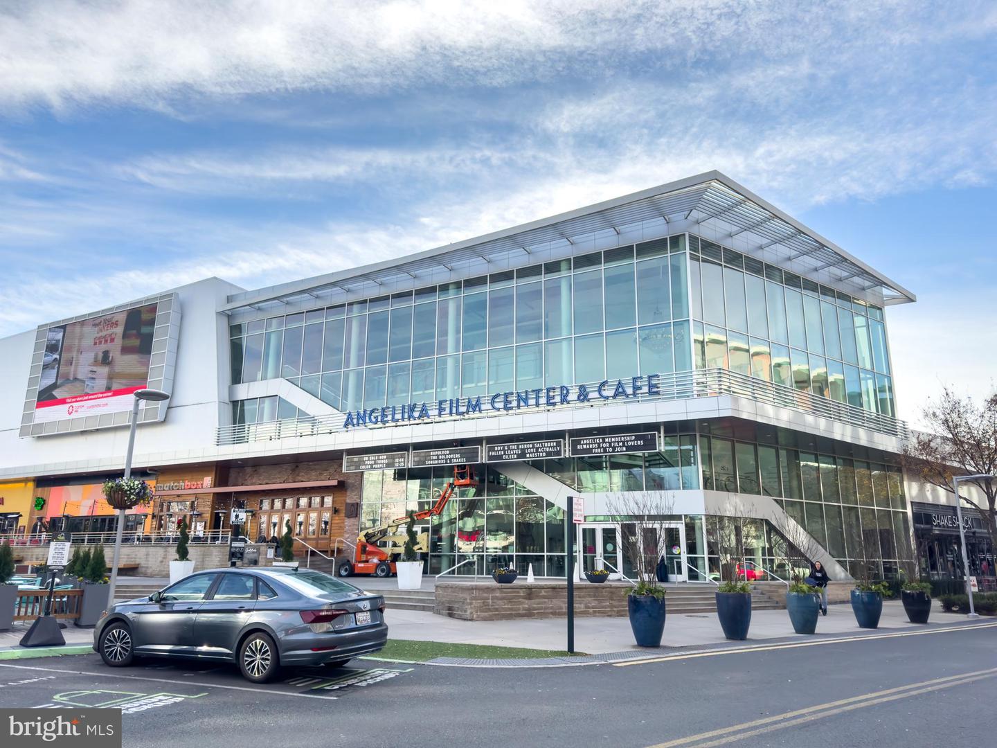 4024 IVA LN, ANNANDALE, Virginia 22003, 4 Bedrooms Bedrooms, ,3 BathroomsBathrooms,Residential,For sale,4024 IVA LN,VAFX2272712 MLS # VAFX2272712