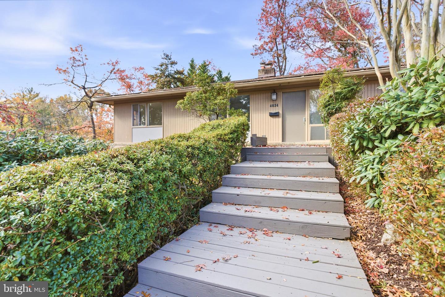 4024 IVA LN, ANNANDALE, Virginia 22003, 4 Bedrooms Bedrooms, ,3 BathroomsBathrooms,Residential,For sale,4024 IVA LN,VAFX2272712 MLS # VAFX2272712