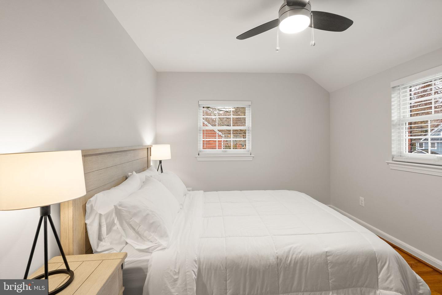 217 N EMERSON ST, ARLINGTON, Virginia 22203, 3 Bedrooms Bedrooms, 11 Rooms Rooms,2 BathroomsBathrooms,Residential,For sale,217 N EMERSON ST,VAAR2064628 MLS # VAAR2064628