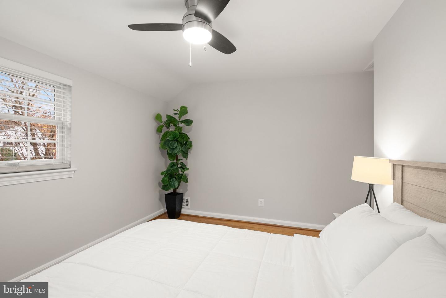 217 N EMERSON ST, ARLINGTON, Virginia 22203, 3 Bedrooms Bedrooms, 11 Rooms Rooms,2 BathroomsBathrooms,Residential,For sale,217 N EMERSON ST,VAAR2064628 MLS # VAAR2064628