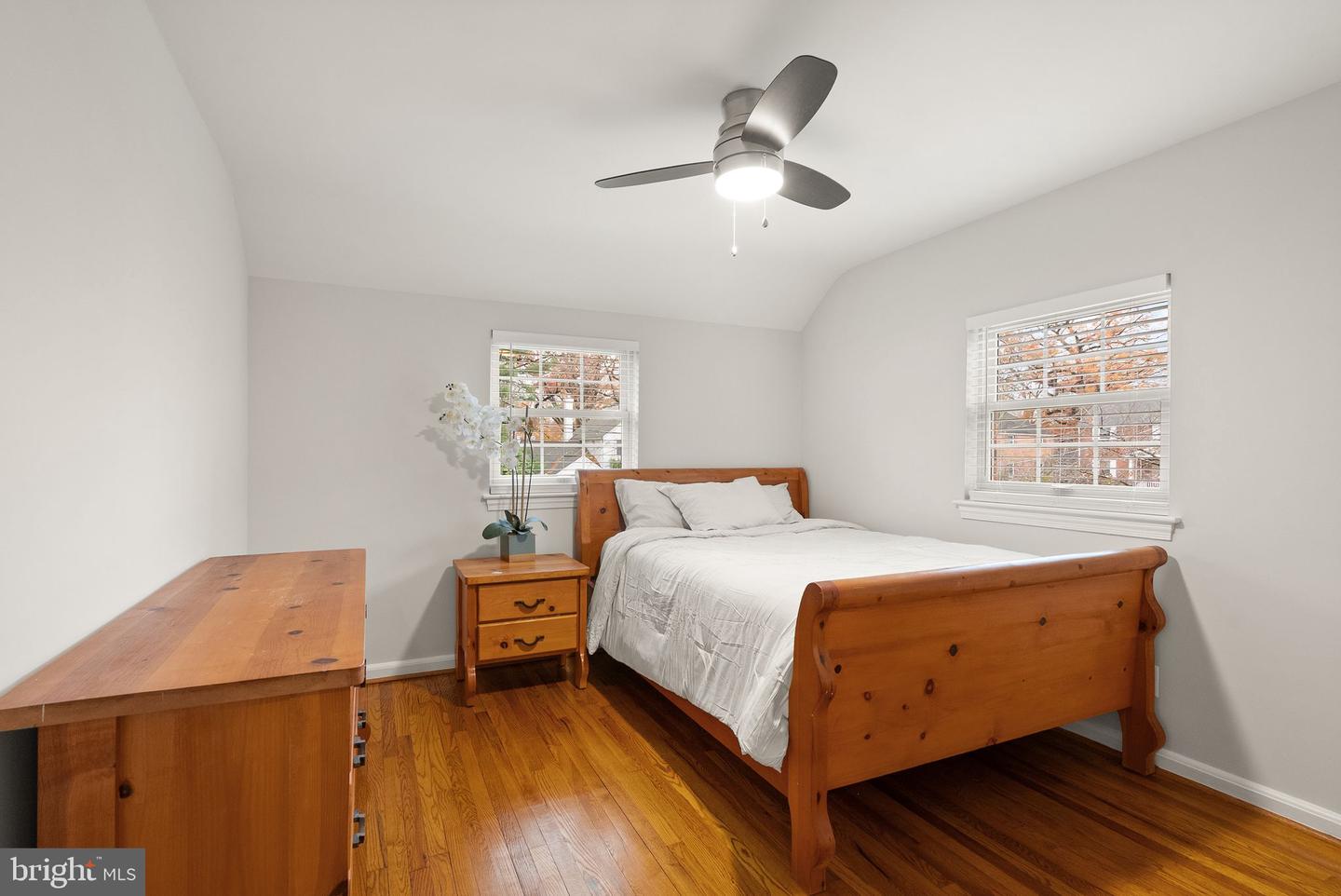 217 N EMERSON ST, ARLINGTON, Virginia 22203, 3 Bedrooms Bedrooms, 11 Rooms Rooms,2 BathroomsBathrooms,Residential,For sale,217 N EMERSON ST,VAAR2064628 MLS # VAAR2064628