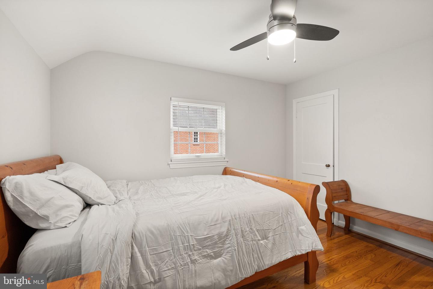 217 N EMERSON ST, ARLINGTON, Virginia 22203, 3 Bedrooms Bedrooms, 11 Rooms Rooms,2 BathroomsBathrooms,Residential,For sale,217 N EMERSON ST,VAAR2064628 MLS # VAAR2064628