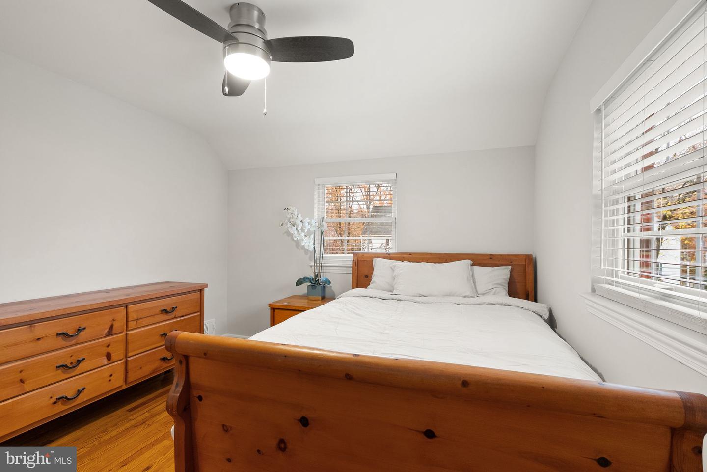 217 N EMERSON ST, ARLINGTON, Virginia 22203, 3 Bedrooms Bedrooms, 11 Rooms Rooms,2 BathroomsBathrooms,Residential,For sale,217 N EMERSON ST,VAAR2064628 MLS # VAAR2064628