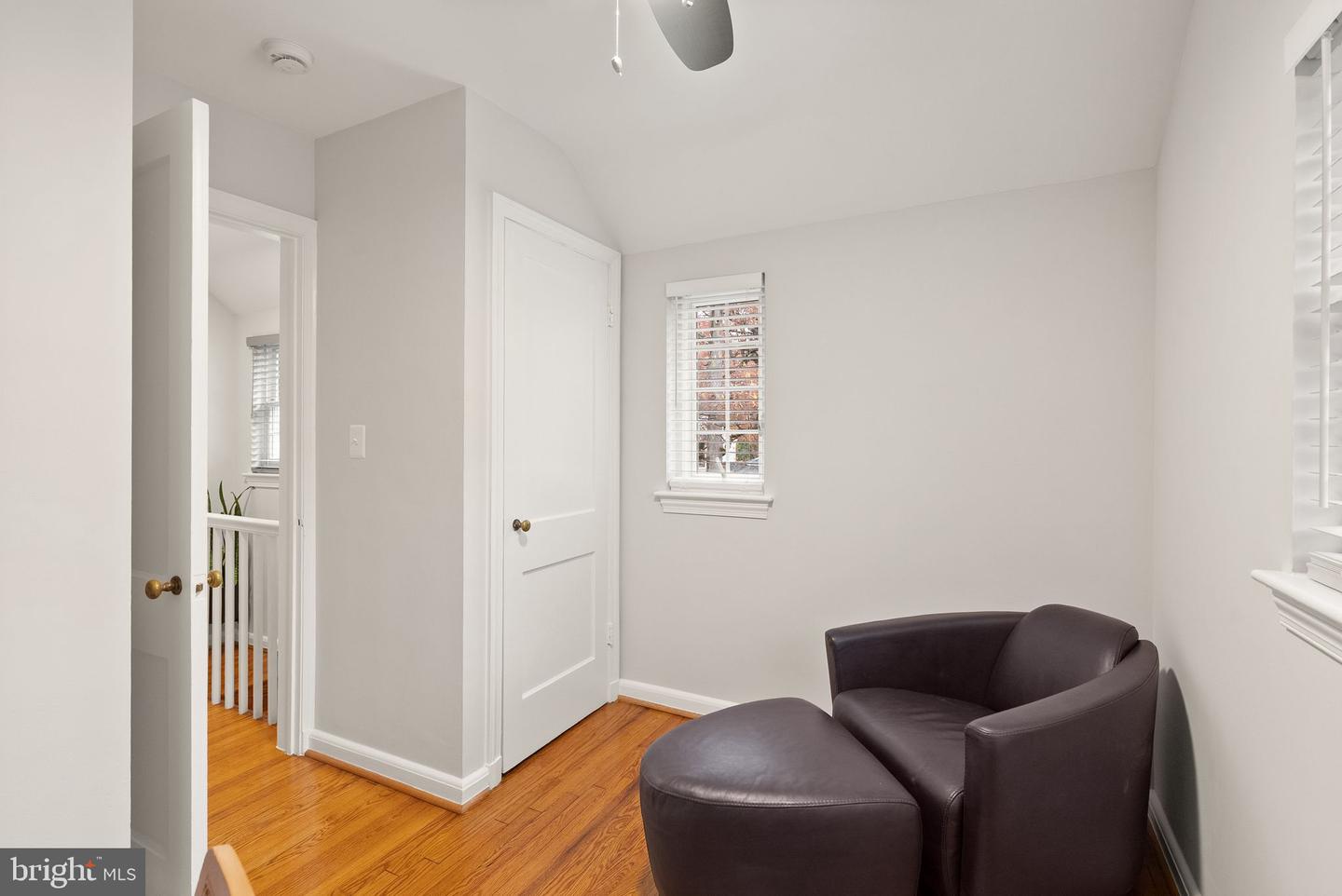 217 N EMERSON ST, ARLINGTON, Virginia 22203, 3 Bedrooms Bedrooms, 11 Rooms Rooms,2 BathroomsBathrooms,Residential,For sale,217 N EMERSON ST,VAAR2064628 MLS # VAAR2064628