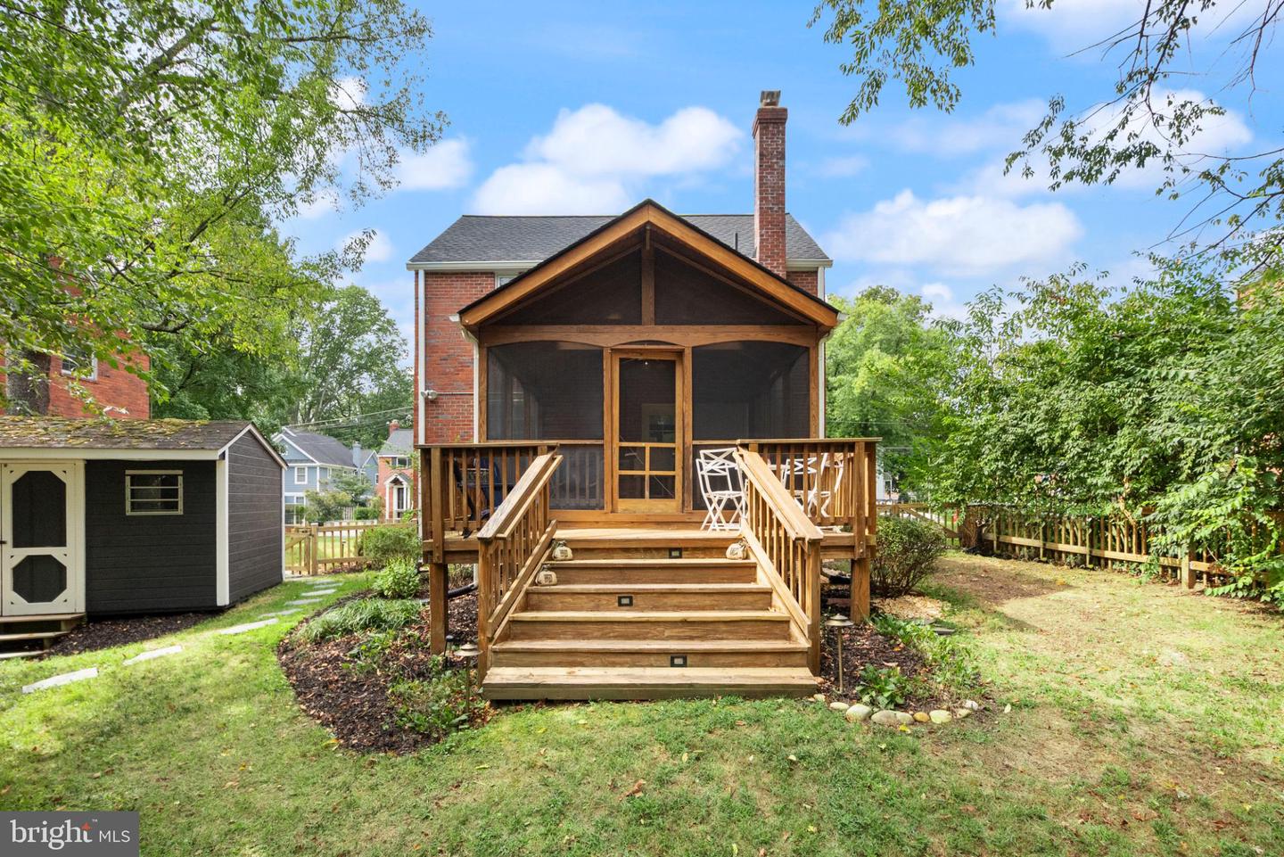 217 N EMERSON ST, ARLINGTON, Virginia 22203, 3 Bedrooms Bedrooms, 11 Rooms Rooms,2 BathroomsBathrooms,Residential,For sale,217 N EMERSON ST,VAAR2064628 MLS # VAAR2064628