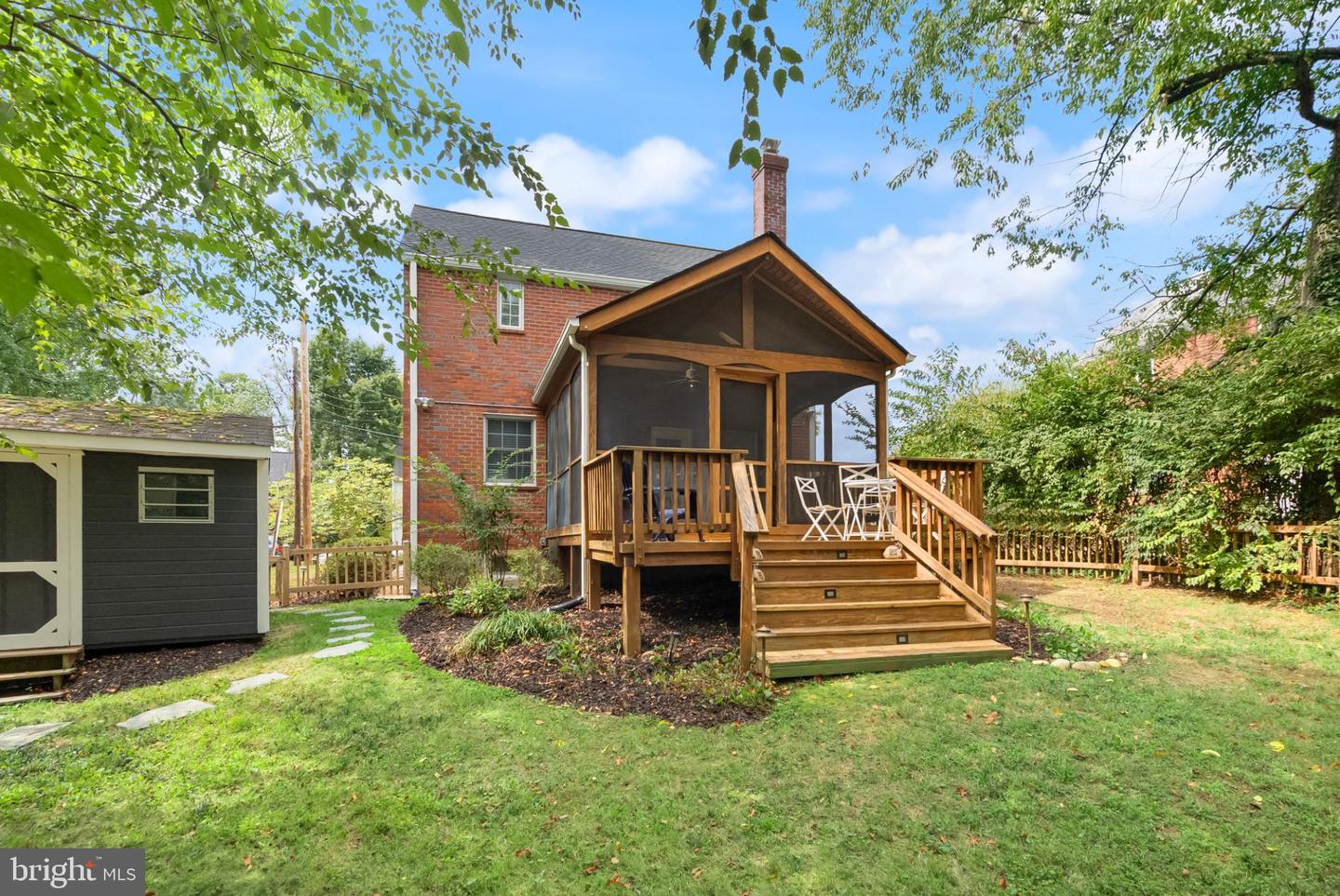 217 N EMERSON ST, ARLINGTON, Virginia 22203, 3 Bedrooms Bedrooms, 11 Rooms Rooms,2 BathroomsBathrooms,Residential,For sale,217 N EMERSON ST,VAAR2064628 MLS # VAAR2064628