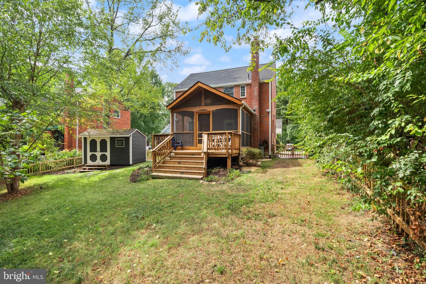 217 N EMERSON ST, ARLINGTON, Virginia 22203, 3 Bedrooms Bedrooms, 11 Rooms Rooms,2 BathroomsBathrooms,Residential,For sale,217 N EMERSON ST,VAAR2064628 MLS # VAAR2064628