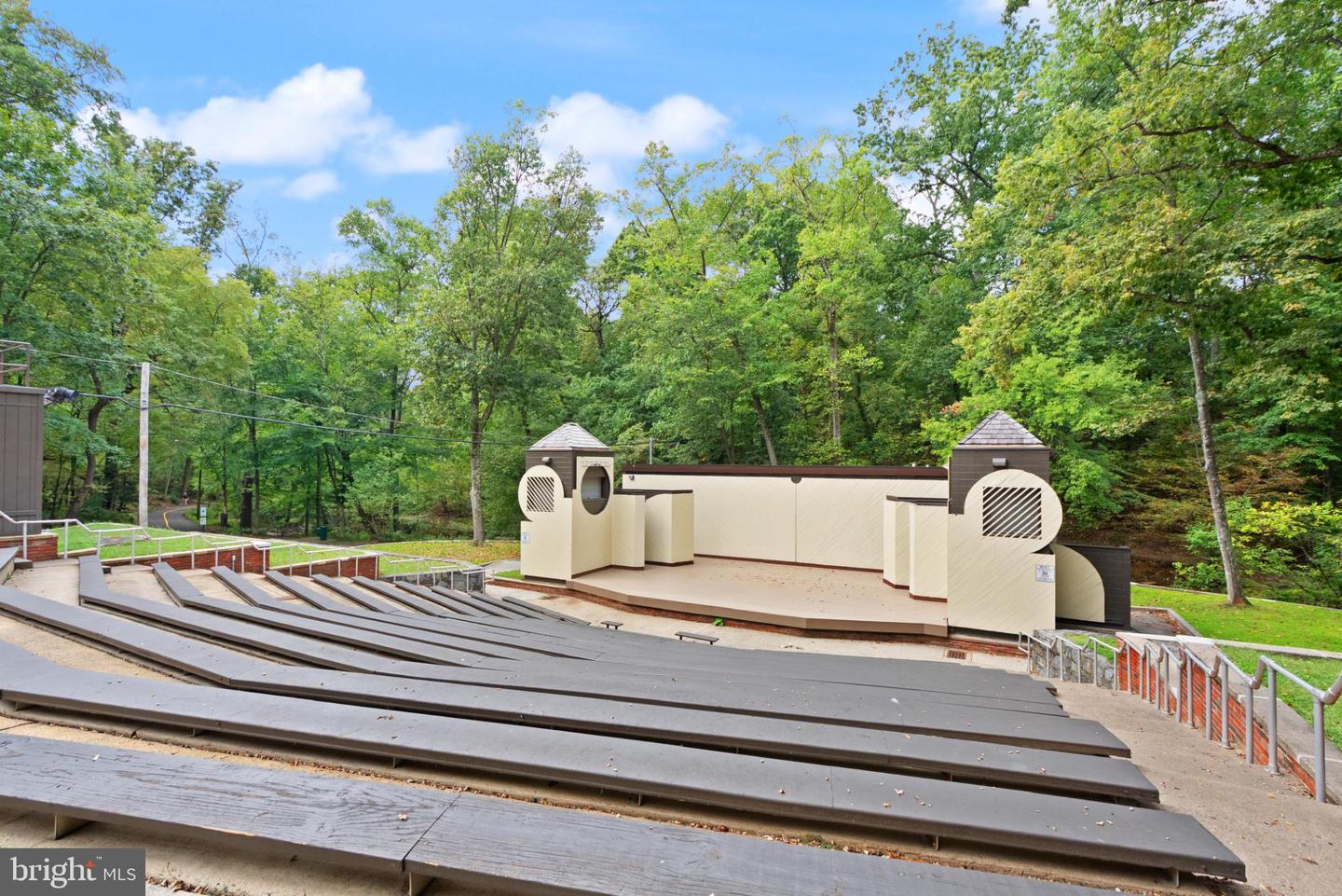 217 N EMERSON ST, ARLINGTON, Virginia 22203, 3 Bedrooms Bedrooms, 11 Rooms Rooms,2 BathroomsBathrooms,Residential,For sale,217 N EMERSON ST,VAAR2064628 MLS # VAAR2064628