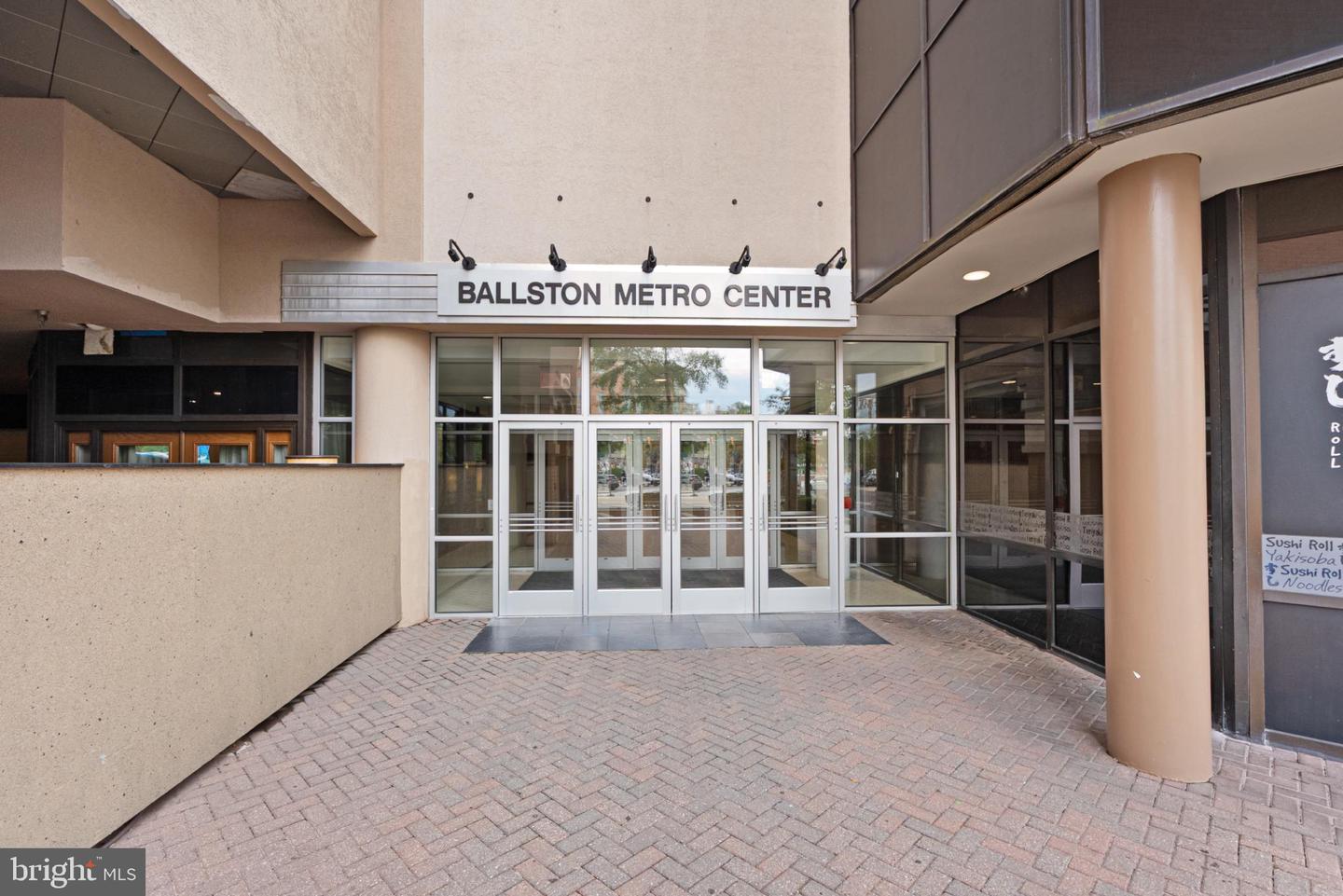 217 N EMERSON ST, ARLINGTON, Virginia 22203, 3 Bedrooms Bedrooms, 11 Rooms Rooms,2 BathroomsBathrooms,Residential,For sale,217 N EMERSON ST,VAAR2064628 MLS # VAAR2064628