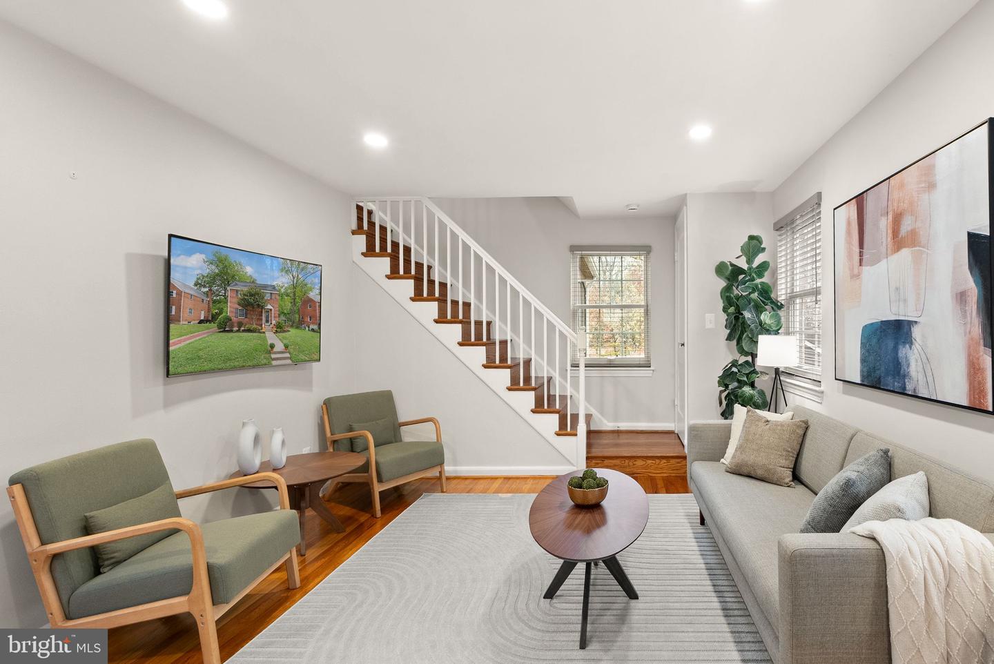 217 N EMERSON ST, ARLINGTON, Virginia 22203, 3 Bedrooms Bedrooms, 11 Rooms Rooms,2 BathroomsBathrooms,Residential,For sale,217 N EMERSON ST,VAAR2064628 MLS # VAAR2064628