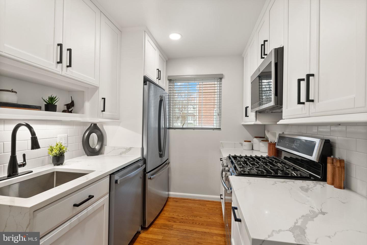 217 N EMERSON ST, ARLINGTON, Virginia 22203, 3 Bedrooms Bedrooms, 11 Rooms Rooms,2 BathroomsBathrooms,Residential,For sale,217 N EMERSON ST,VAAR2064628 MLS # VAAR2064628