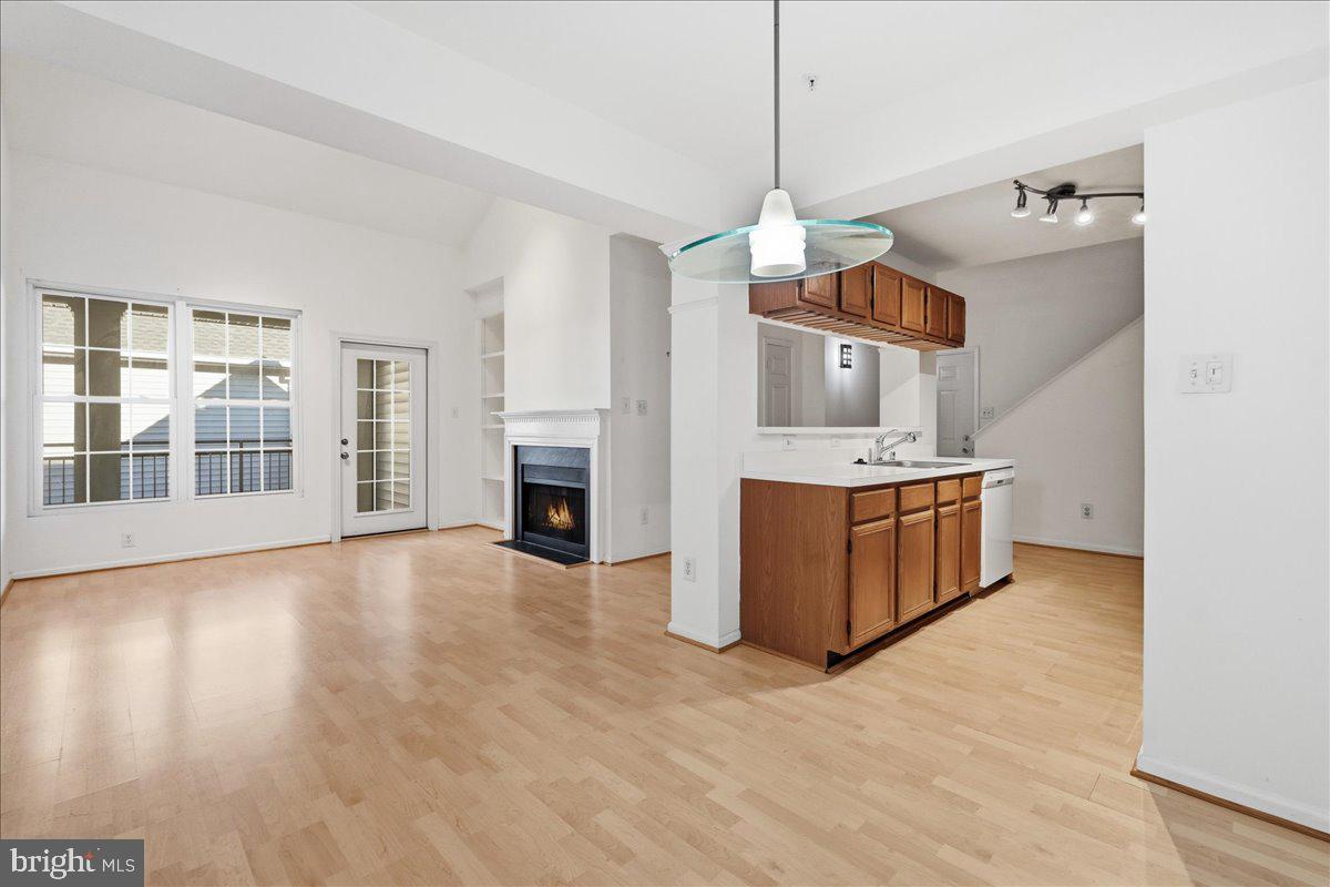 20419 RIVERBEND SQ #301, STERLING, Virginia 20165, 2 Bedrooms Bedrooms, ,2 BathroomsBathrooms,Residential,For sale,20419 RIVERBEND SQ #301,VALO2108762 MLS # VALO2108762