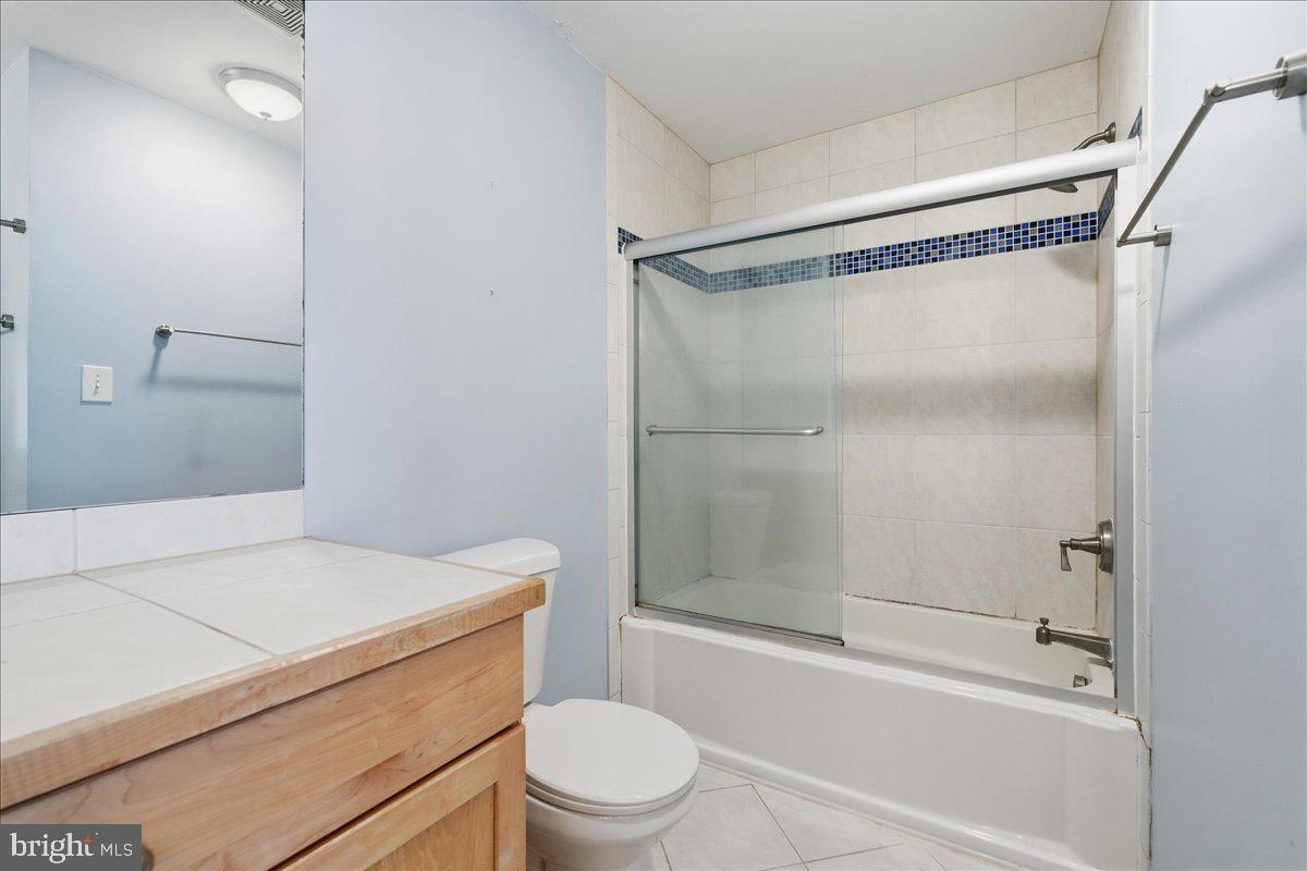 20419 RIVERBEND SQ #301, STERLING, Virginia 20165, 2 Bedrooms Bedrooms, ,2 BathroomsBathrooms,Residential,For sale,20419 RIVERBEND SQ #301,VALO2108762 MLS # VALO2108762