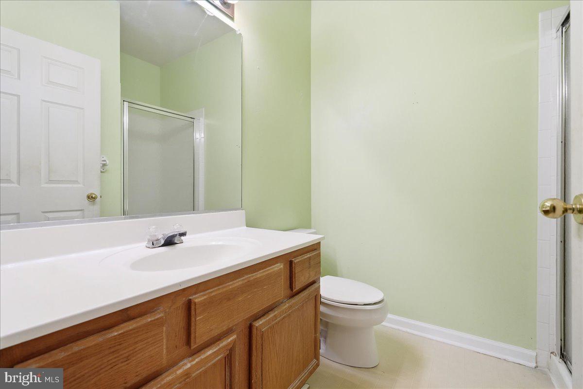 20419 RIVERBEND SQ #301, STERLING, Virginia 20165, 2 Bedrooms Bedrooms, ,2 BathroomsBathrooms,Residential,For sale,20419 RIVERBEND SQ #301,VALO2108762 MLS # VALO2108762