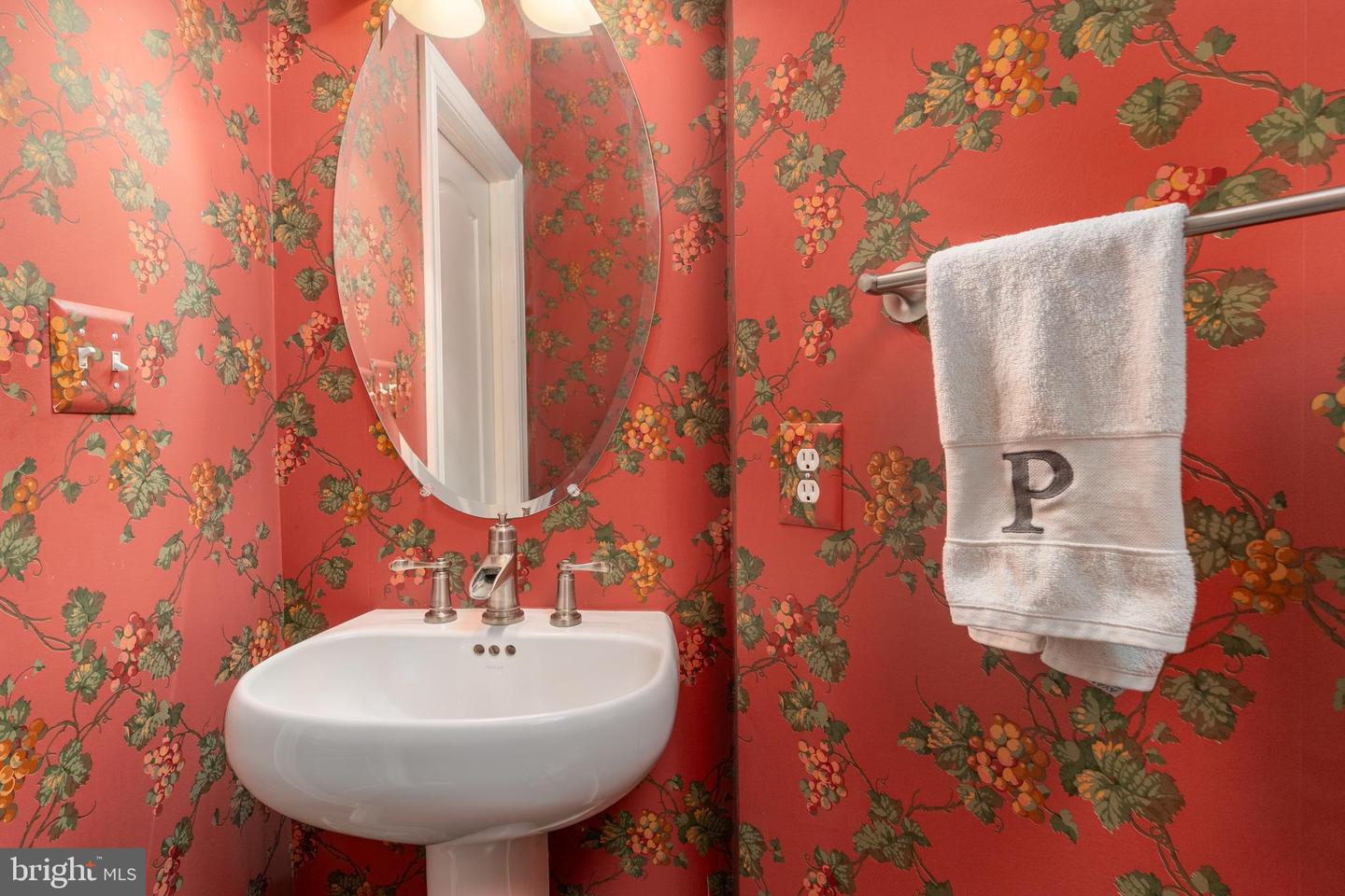 7486 CARRIAGE HILLS DR, MCLEAN, Virginia 22102, 3 Bedrooms Bedrooms, ,3 BathroomsBathrooms,Residential,For sale,7486 CARRIAGE HILLS DR,VAFX2274960 MLS # VAFX2274960 7486 CARRIAGE HILLS DR, MCLEAN, Virginia 22102, 3 Bedrooms Bedrooms, ,3 BathroomsBathrooms,Residential,For sale,7486 CARRIAGE HILLS DR,VAFX2274960 MLS # VAFX2274960