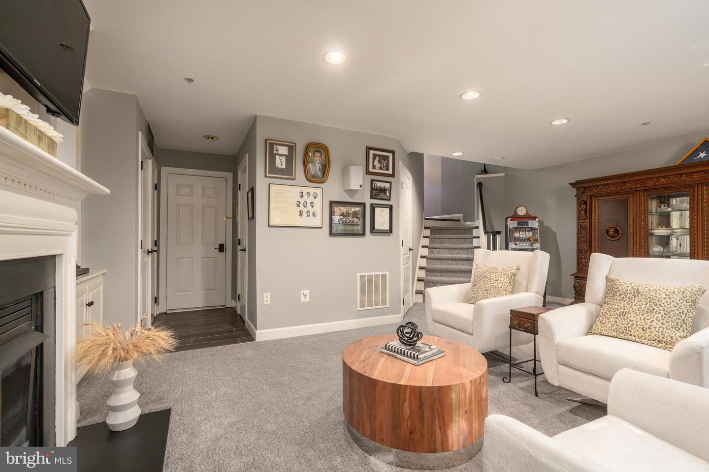 7486 CARRIAGE HILLS DR, MCLEAN, Virginia 22102, 3 Bedrooms Bedrooms, ,3 BathroomsBathrooms,Residential,For sale,7486 CARRIAGE HILLS DR,VAFX2274960 MLS # VAFX2274960 7486 CARRIAGE HILLS DR, MCLEAN, Virginia 22102, 3 Bedrooms Bedrooms, ,3 BathroomsBathrooms,Residential,For sale,7486 CARRIAGE HILLS DR,VAFX2274960 MLS # VAFX2274960