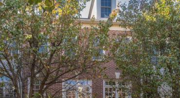 7486 CARRIAGE HILLS DR, MCLEAN, Virginia 22102, 3 Bedrooms Bedrooms, ,3 BathroomsBathrooms,Residential,For sale,7486 CARRIAGE HILLS DR,VAFX2274960 MLS # VAFX2274960