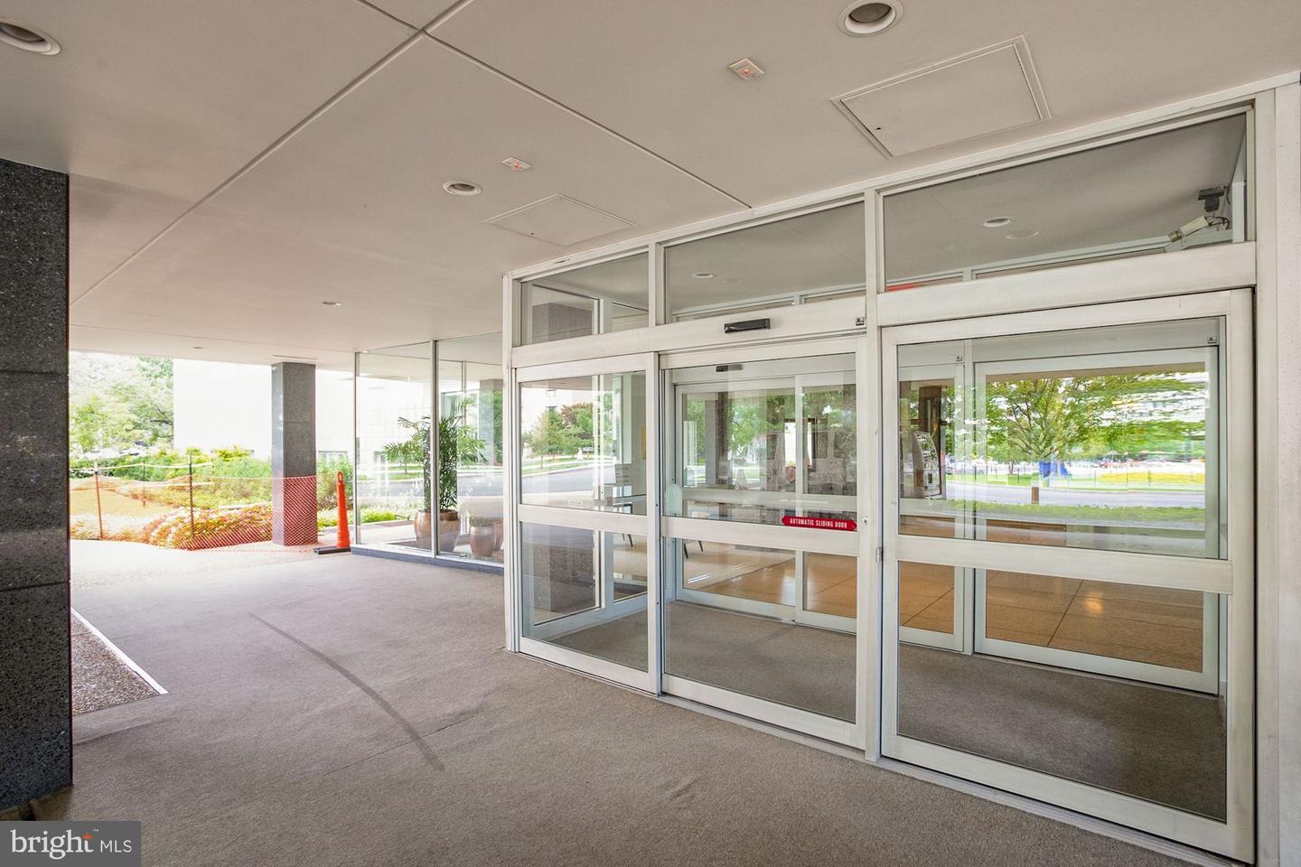 2475 VIRGINIA AVE NW #721, WASHINGTON, District Of Columbia 20037, 3 Bedrooms Bedrooms, ,2 BathroomsBathrooms,Residential,For sale,2475 VIRGINIA AVE NW #721,DCDC2229670 MLS # DCDC2229670