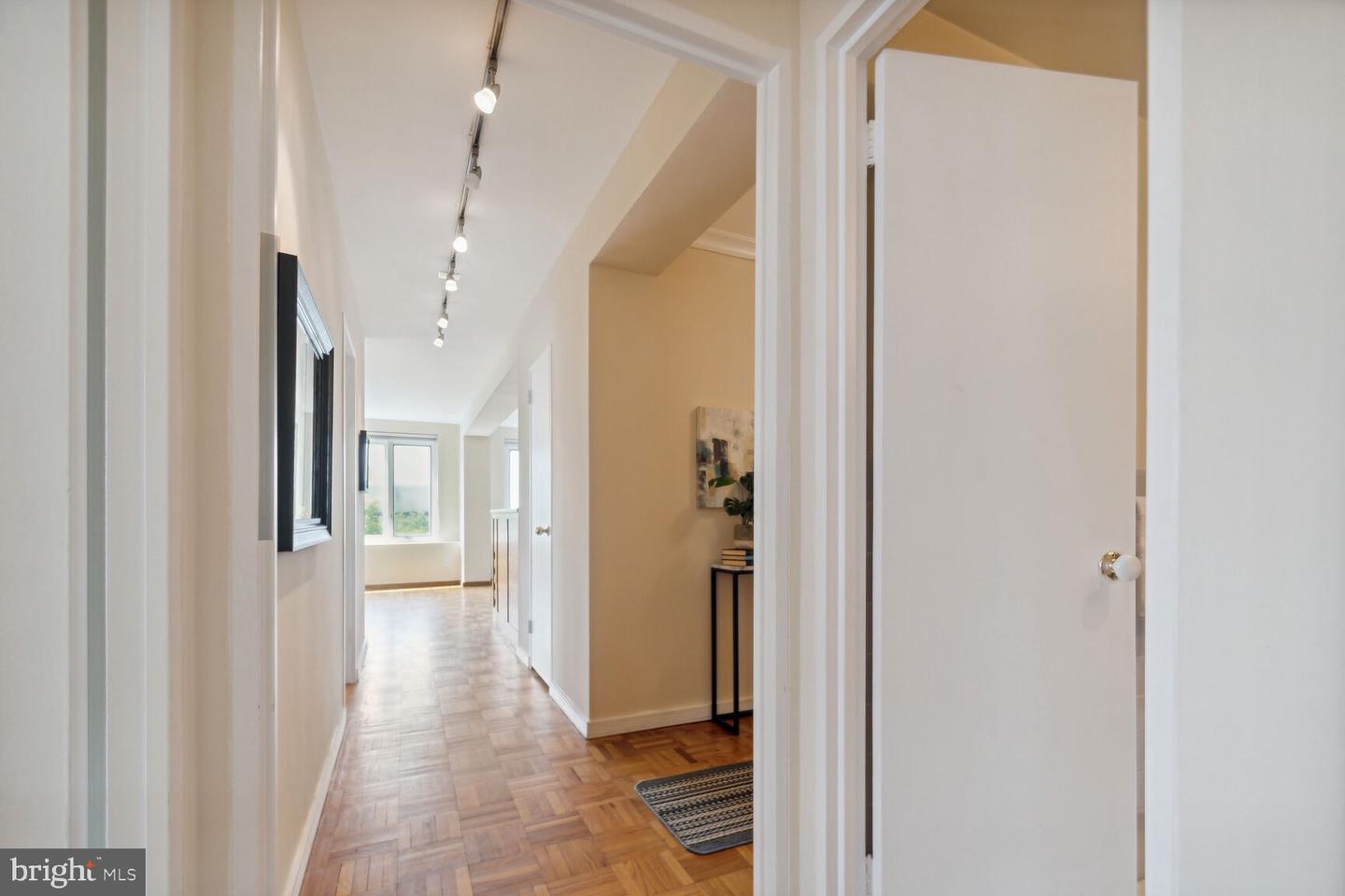 2475 VIRGINIA AVE NW #721, WASHINGTON, District Of Columbia 20037, 3 Bedrooms Bedrooms, ,2 BathroomsBathrooms,Residential,For sale,2475 VIRGINIA AVE NW #721,DCDC2229670 MLS # DCDC2229670