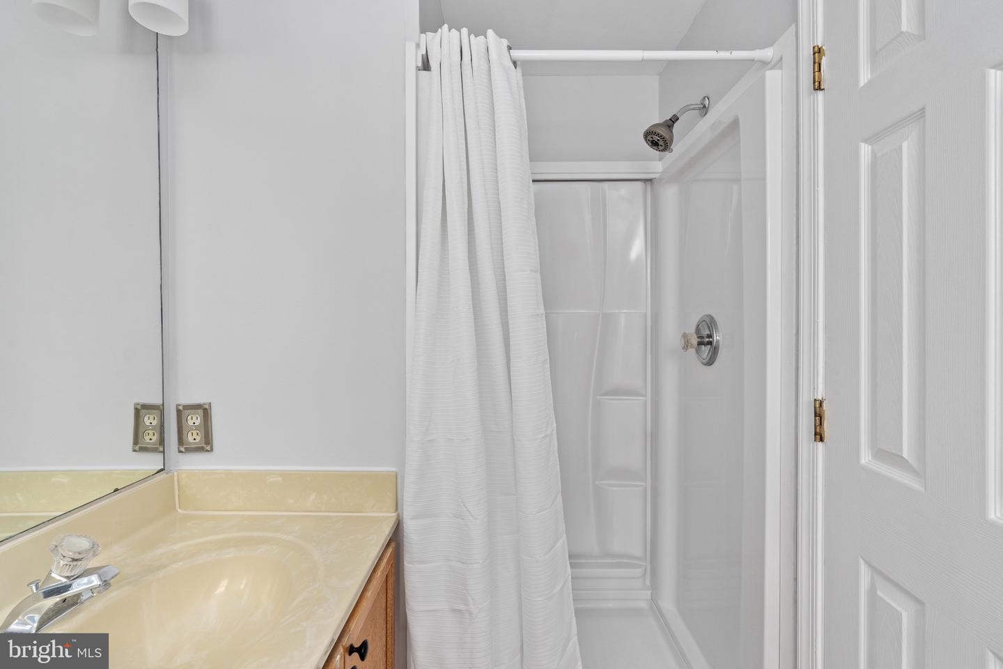 11209 KINGS CREST CT, FREDERICKSBURG, Virginia 22407, 2 Bedrooms Bedrooms, ,2 BathroomsBathrooms,Residential,For sale,11209 KINGS CREST CT,VASP2037326 MLS # VASP2037326