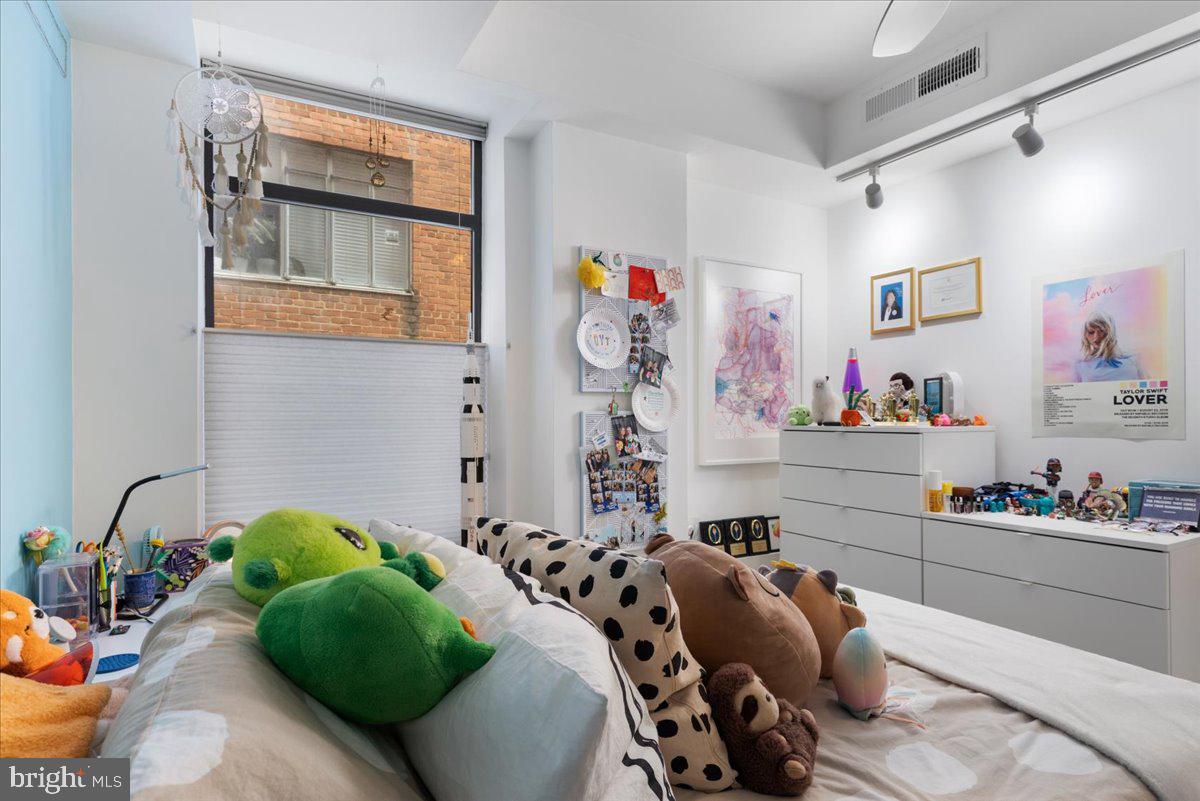 2818 CONNECTICUT AVE NW #104, WASHINGTON, District Of Columbia 20008, 2 Bedrooms Bedrooms, ,2 BathroomsBathrooms,Residential,For sale,2818 CONNECTICUT AVE NW #104,DCDC2229696 MLS # DCDC2229696