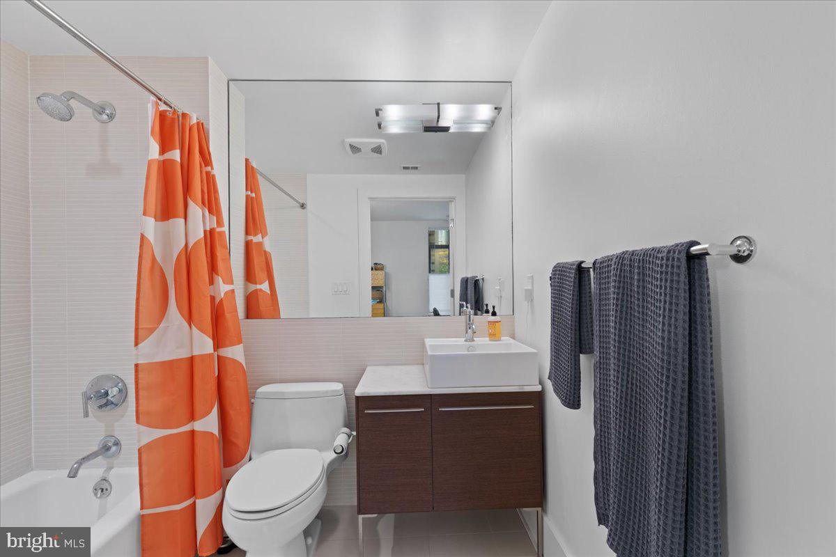 2818 CONNECTICUT AVE NW #104, WASHINGTON, District Of Columbia 20008, 2 Bedrooms Bedrooms, ,2 BathroomsBathrooms,Residential,For sale,2818 CONNECTICUT AVE NW #104,DCDC2229696 MLS # DCDC2229696