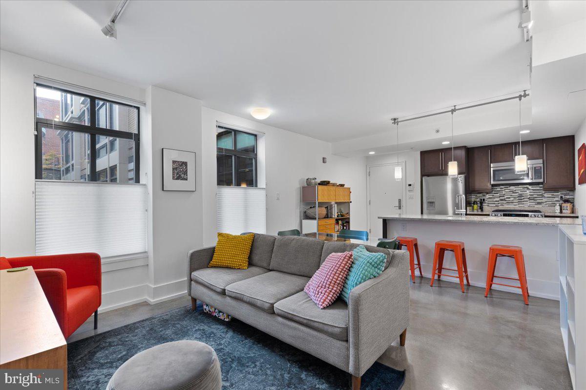 2818 CONNECTICUT AVE NW #104, WASHINGTON, District Of Columbia 20008, 2 Bedrooms Bedrooms, ,2 BathroomsBathrooms,Residential,For sale,2818 CONNECTICUT AVE NW #104,DCDC2229696 MLS # DCDC2229696