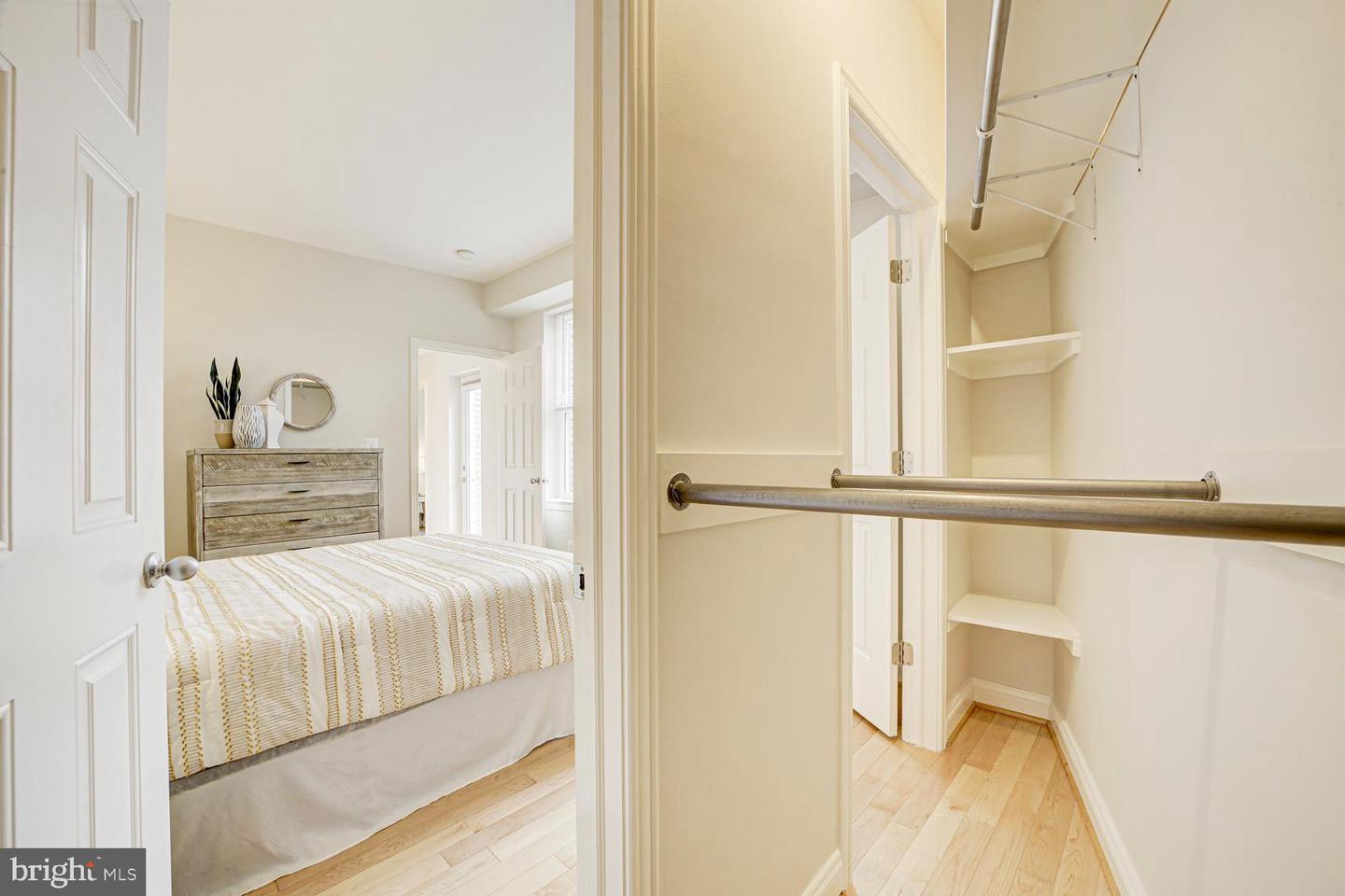 220 13TH ST SE #24, WASHINGTON, District Of Columbia 20003, 2 Bedrooms Bedrooms, ,1 BathroomBathrooms,Residential,For sale,220 13TH ST SE #24,DCDC2229734 MLS # DCDC2229734