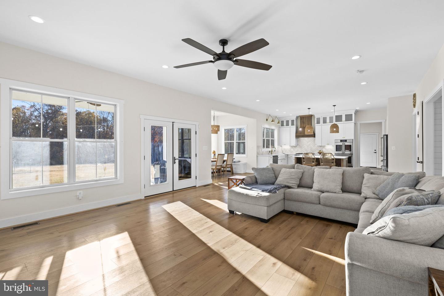 14660 LEE HWY, AMISSVILLE, Virginia 20106, 4 Bedrooms Bedrooms, ,4 BathroomsBathrooms,Residential,For sale,14660 LEE HWY,VARP2002370 MLS # VARP2002370