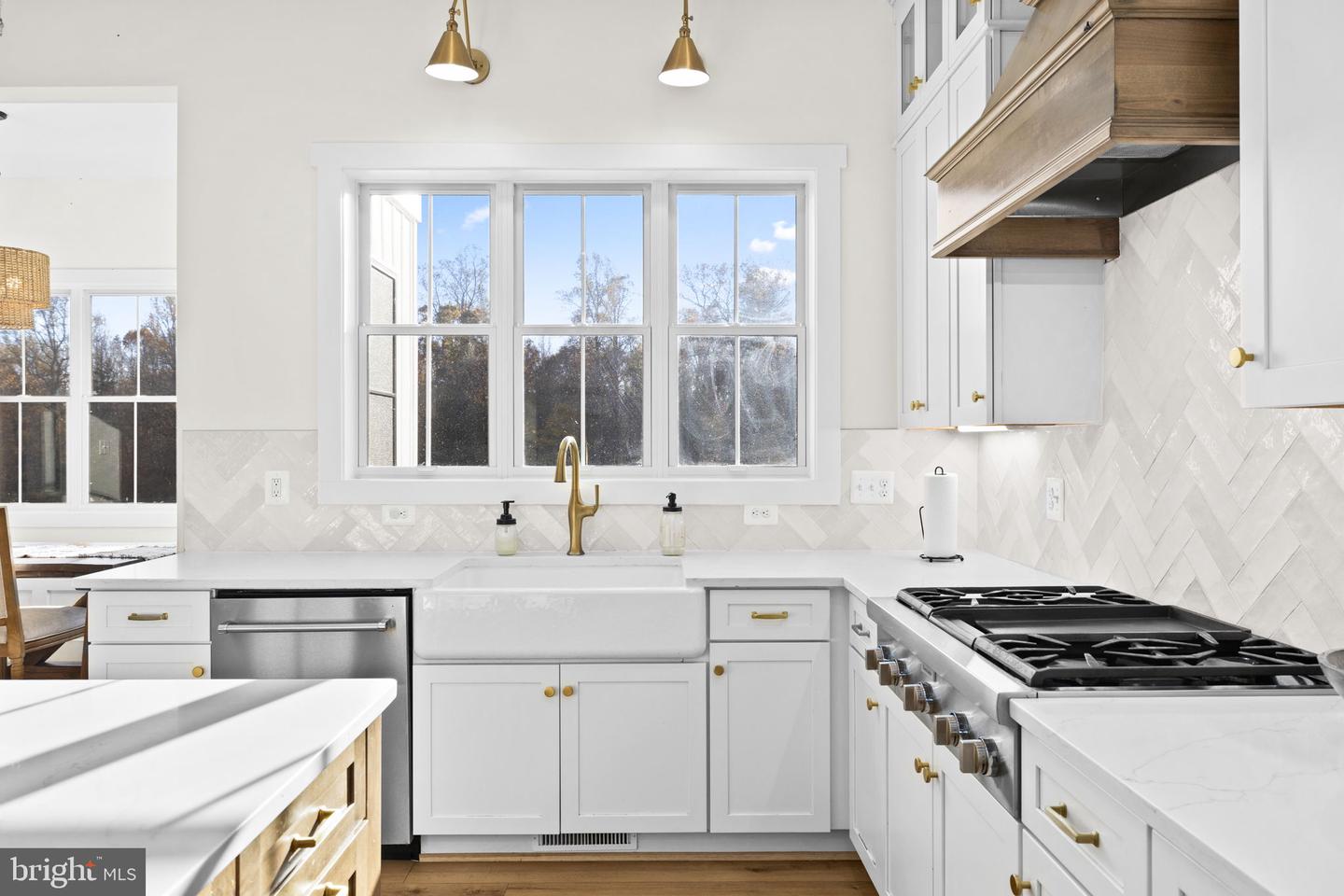 14660 LEE HWY, AMISSVILLE, Virginia 20106, 4 Bedrooms Bedrooms, ,4 BathroomsBathrooms,Residential,For sale,14660 LEE HWY,VARP2002370 MLS # VARP2002370