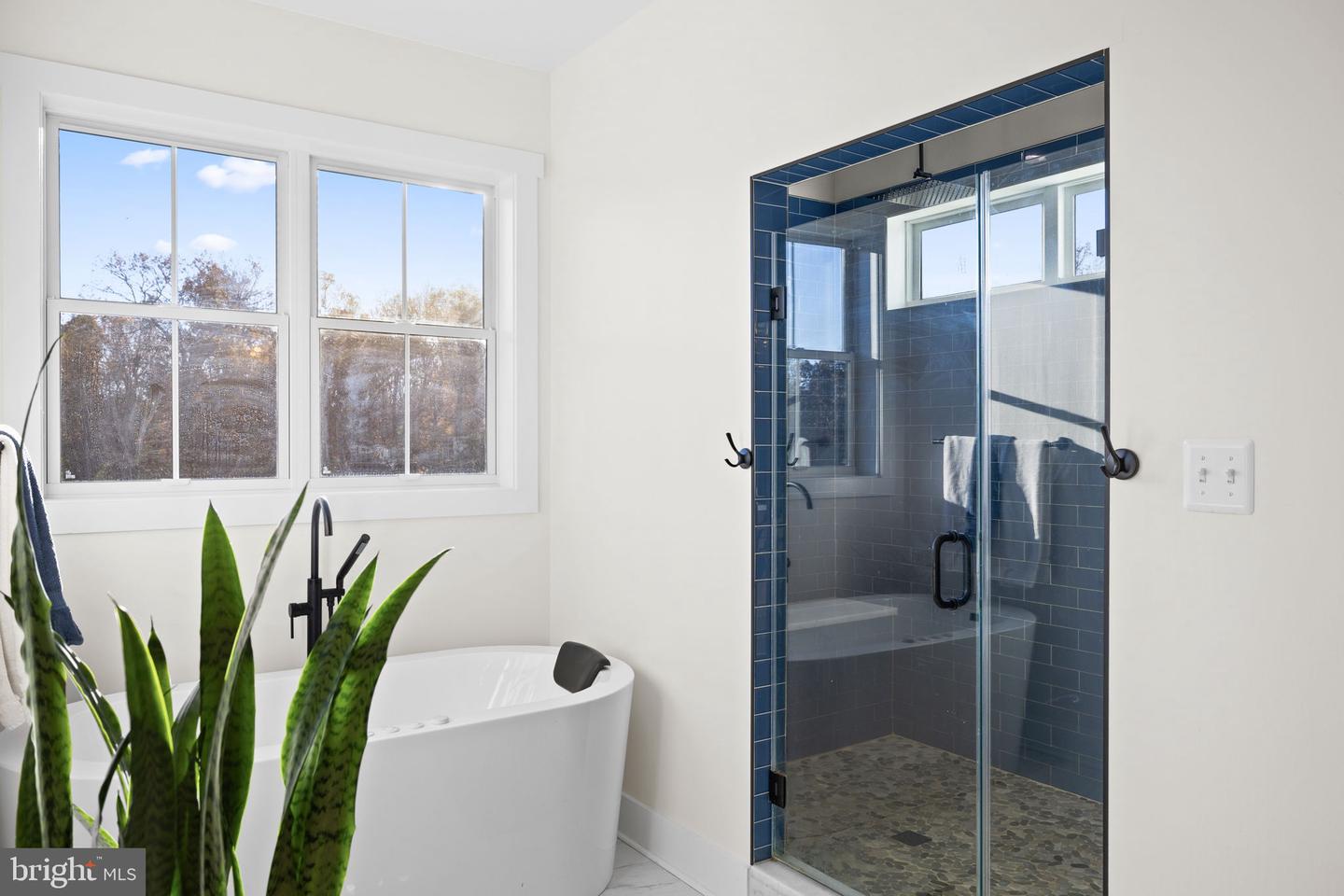 14660 LEE HWY, AMISSVILLE, Virginia 20106, 4 Bedrooms Bedrooms, ,4 BathroomsBathrooms,Residential,For sale,14660 LEE HWY,VARP2002370 MLS # VARP2002370