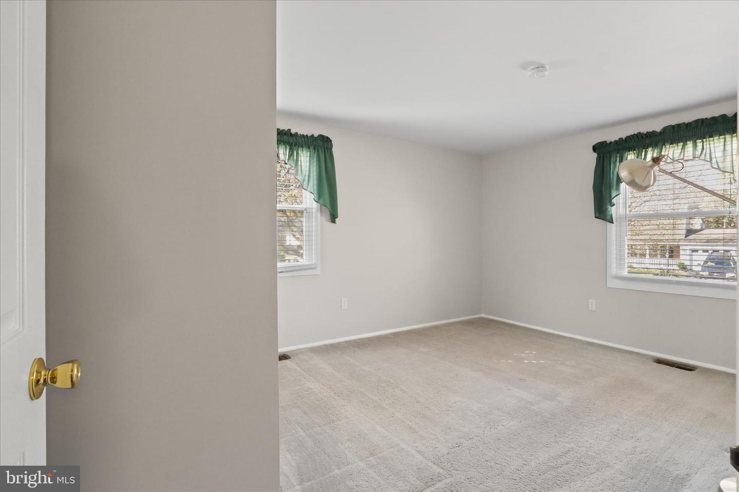 5405 DUNSMORE RD, ALEXANDRIA, Virginia 22315, 4 Bedrooms Bedrooms, ,3 BathroomsBathrooms,Residential,For sale,5405 DUNSMORE RD,VAFX2277408 MLS # VAFX2277408