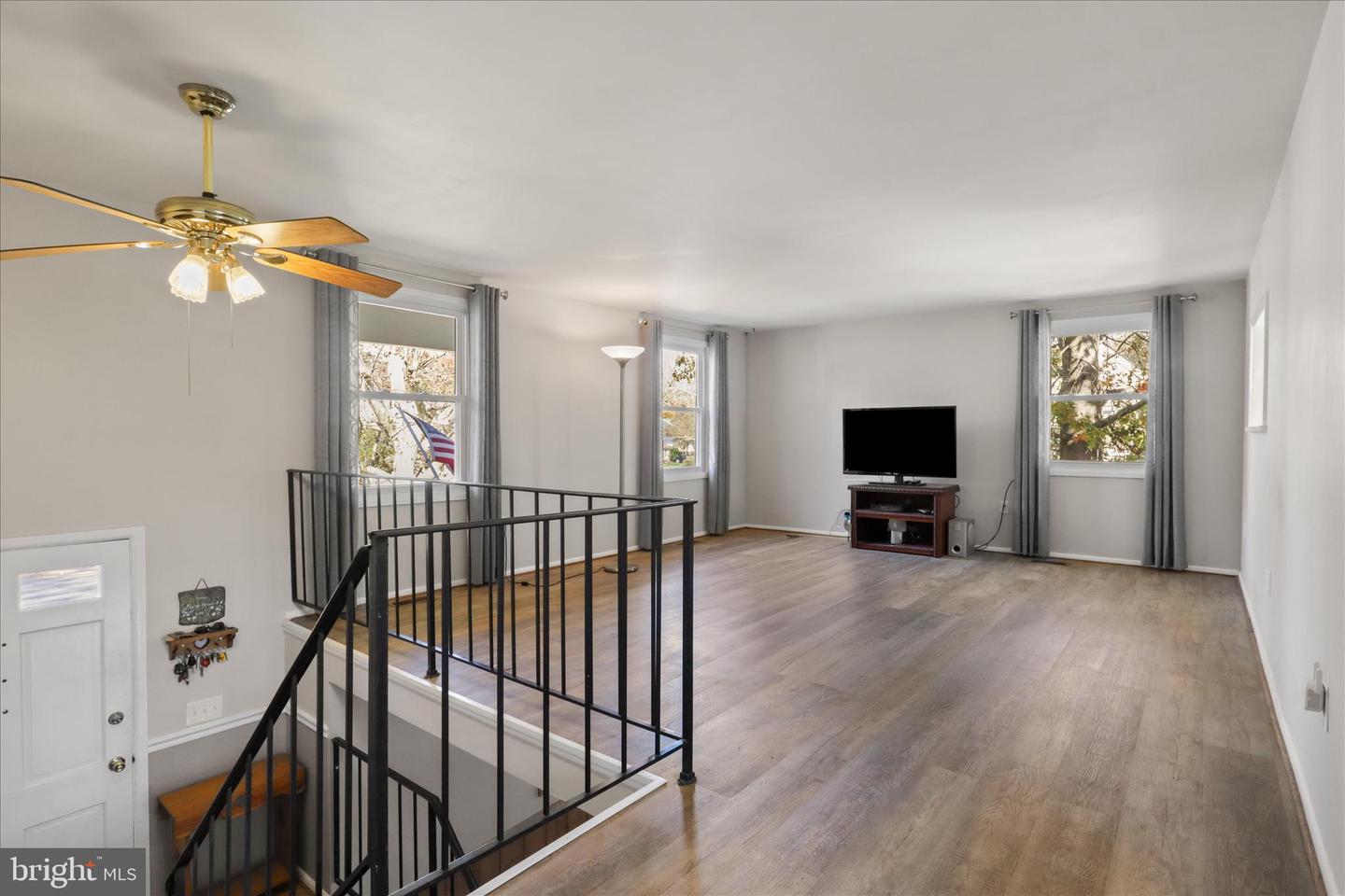 5405 DUNSMORE RD, ALEXANDRIA, Virginia 22315, 4 Bedrooms Bedrooms, ,3 BathroomsBathrooms,Residential,For sale,5405 DUNSMORE RD,VAFX2277408 MLS # VAFX2277408