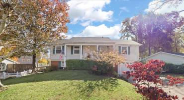5405 DUNSMORE RD, ALEXANDRIA, Virginia 22315, 4 Bedrooms Bedrooms, ,3 BathroomsBathrooms,Residential,For sale,5405 DUNSMORE RD,VAFX2277408 MLS # VAFX2277408