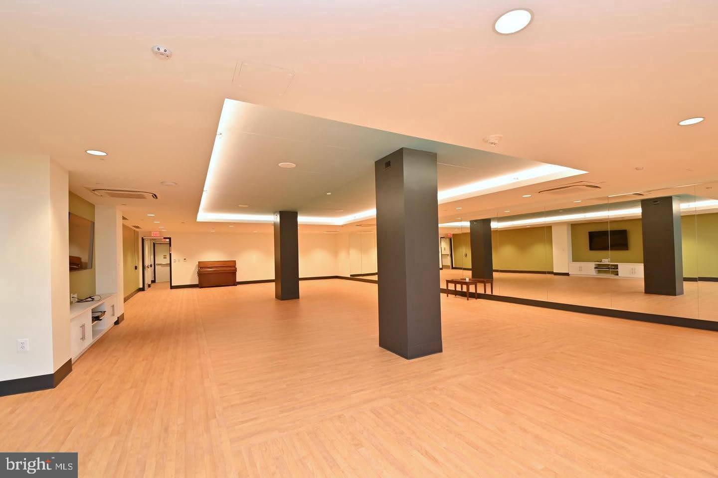 5902 MOUNT EAGLE DR #801, ALEXANDRIA, Virginia 22303, 2 Bedrooms Bedrooms, ,2 BathroomsBathrooms,Residential,For sale,5902 MOUNT EAGLE DR #801,VAFX2277422 MLS # VAFX2277422