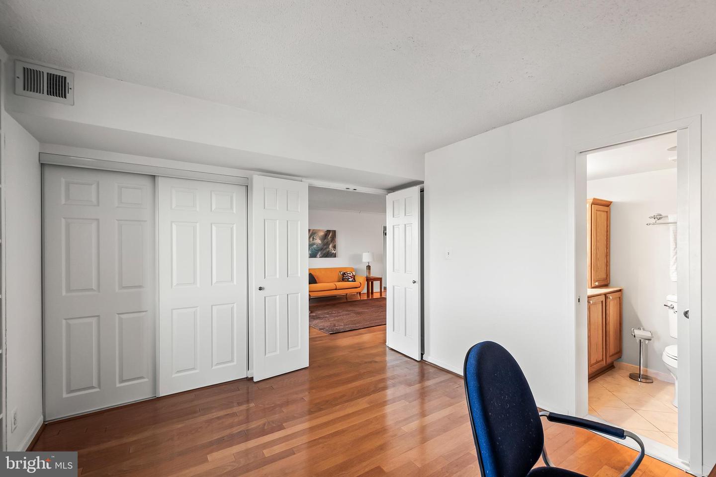 5902 MOUNT EAGLE DR #801, ALEXANDRIA, Virginia 22303, 2 Bedrooms Bedrooms, ,2 BathroomsBathrooms,Residential,For sale,5902 MOUNT EAGLE DR #801,VAFX2277422 MLS # VAFX2277422