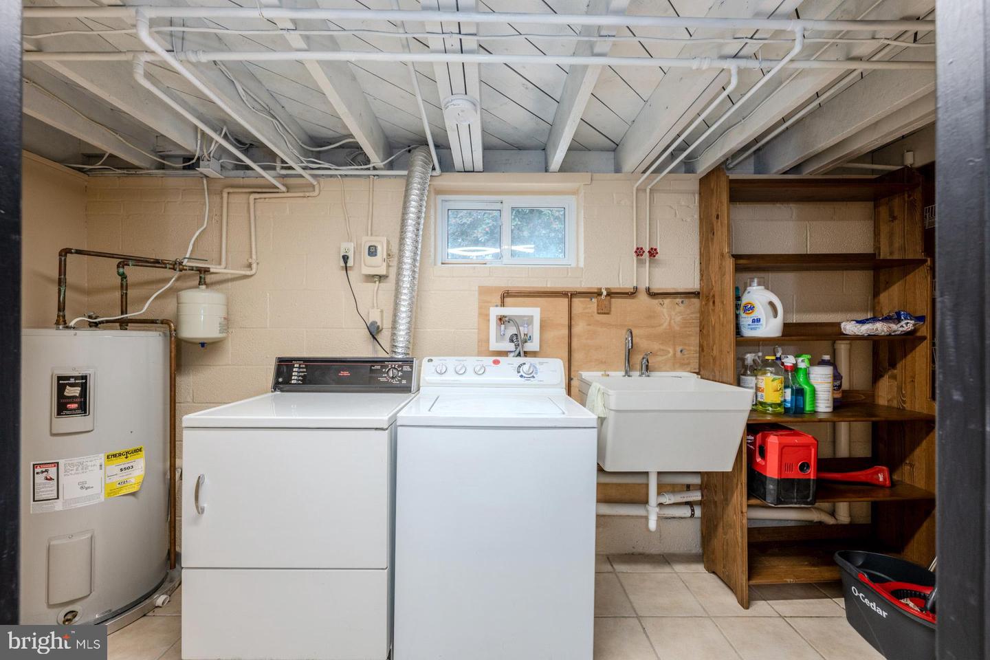 1329 DEVILS REACH RD, WOODBRIDGE, Virginia 22192, 3 Bedrooms Bedrooms, ,2 BathroomsBathrooms,Residential,For sale,1329 DEVILS REACH RD,VAPW2107254 MLS # VAPW2107254