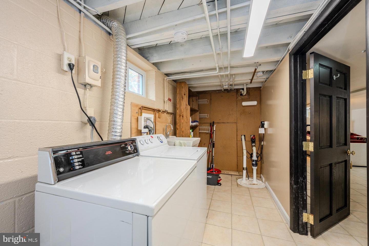 1329 DEVILS REACH RD, WOODBRIDGE, Virginia 22192, 3 Bedrooms Bedrooms, ,2 BathroomsBathrooms,Residential,For sale,1329 DEVILS REACH RD,VAPW2107254 MLS # VAPW2107254