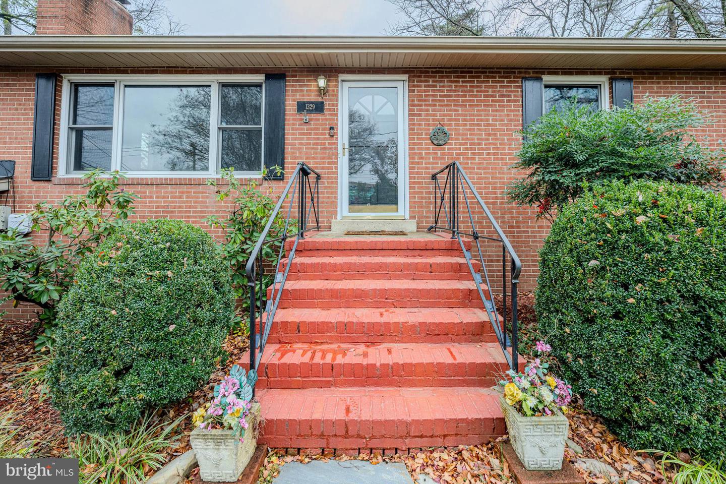 1329 DEVILS REACH RD, WOODBRIDGE, Virginia 22192, 3 Bedrooms Bedrooms, ,2 BathroomsBathrooms,Residential,For sale,1329 DEVILS REACH RD,VAPW2107254 MLS # VAPW2107254