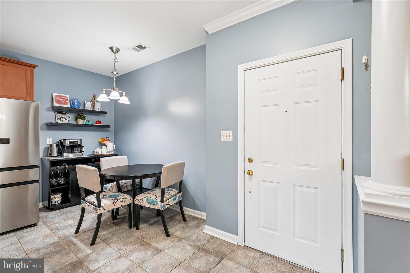 9722 HOLMES PL #203, MANASSAS PARK, Virginia 20111, 2 Bedrooms Bedrooms, ,2 BathroomsBathrooms,Residential,For sale,9722 HOLMES PL #203,VAMP2003444 MLS # VAMP2003444