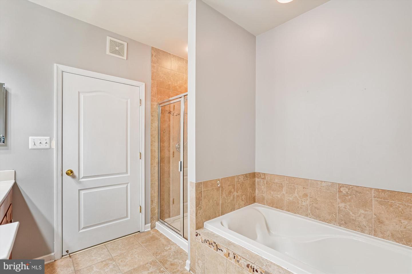 9722 HOLMES PL #203, MANASSAS PARK, Virginia 20111, 2 Bedrooms Bedrooms, ,2 BathroomsBathrooms,Residential,For sale,9722 HOLMES PL #203,VAMP2003444 MLS # VAMP2003444