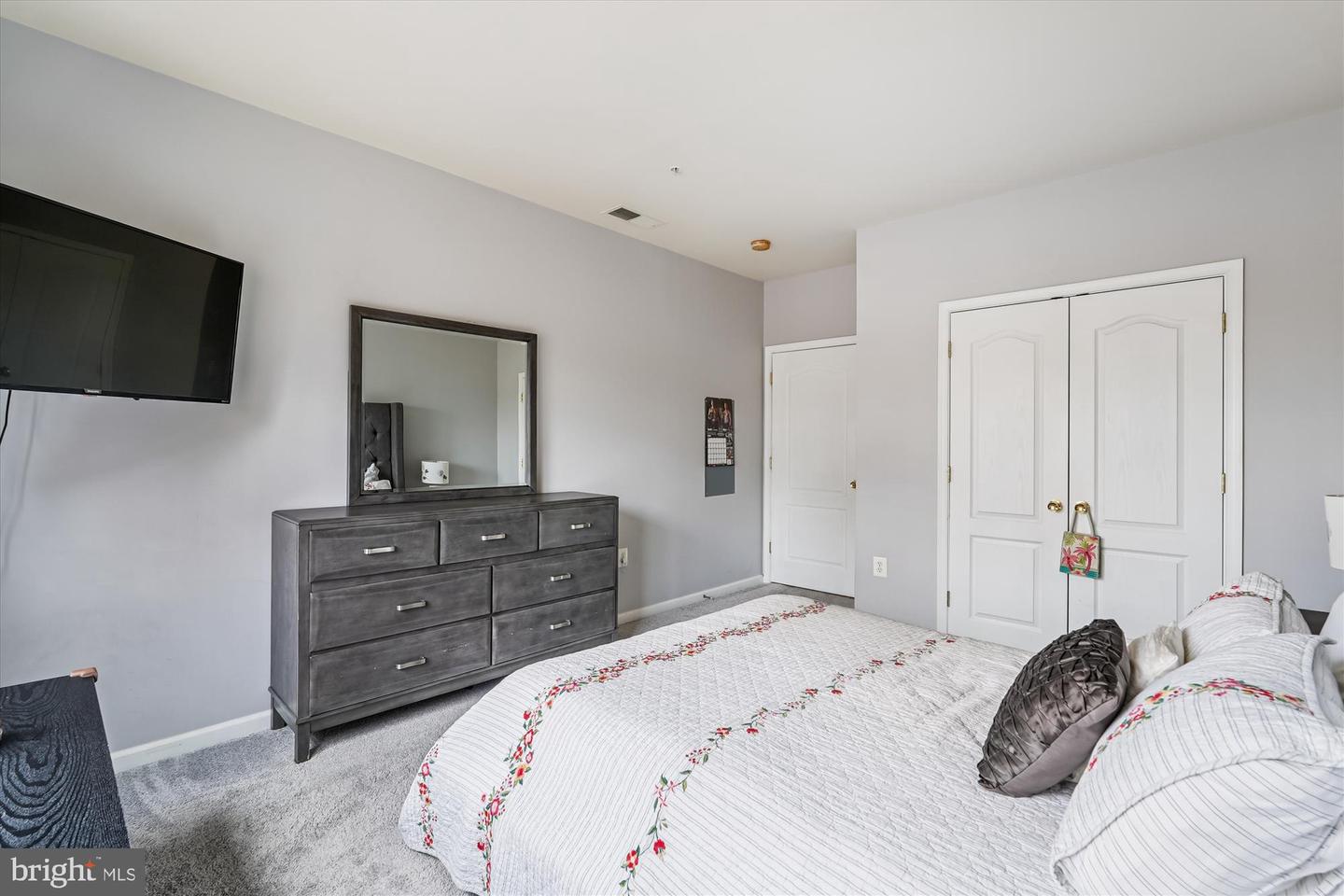 9722 HOLMES PL #203, MANASSAS PARK, Virginia 20111, 2 Bedrooms Bedrooms, ,2 BathroomsBathrooms,Residential,For sale,9722 HOLMES PL #203,VAMP2003444 MLS # VAMP2003444