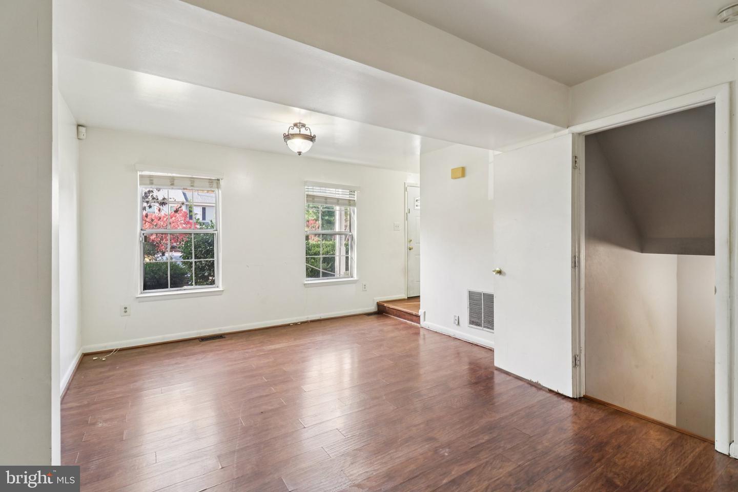 15037 CATALPA CT, WOODBRIDGE, Virginia 22193, 3 Bedrooms Bedrooms, ,2 BathroomsBathrooms,Residential,For sale,15037 CATALPA CT,VAPW2107494 MLS # VAPW2107494